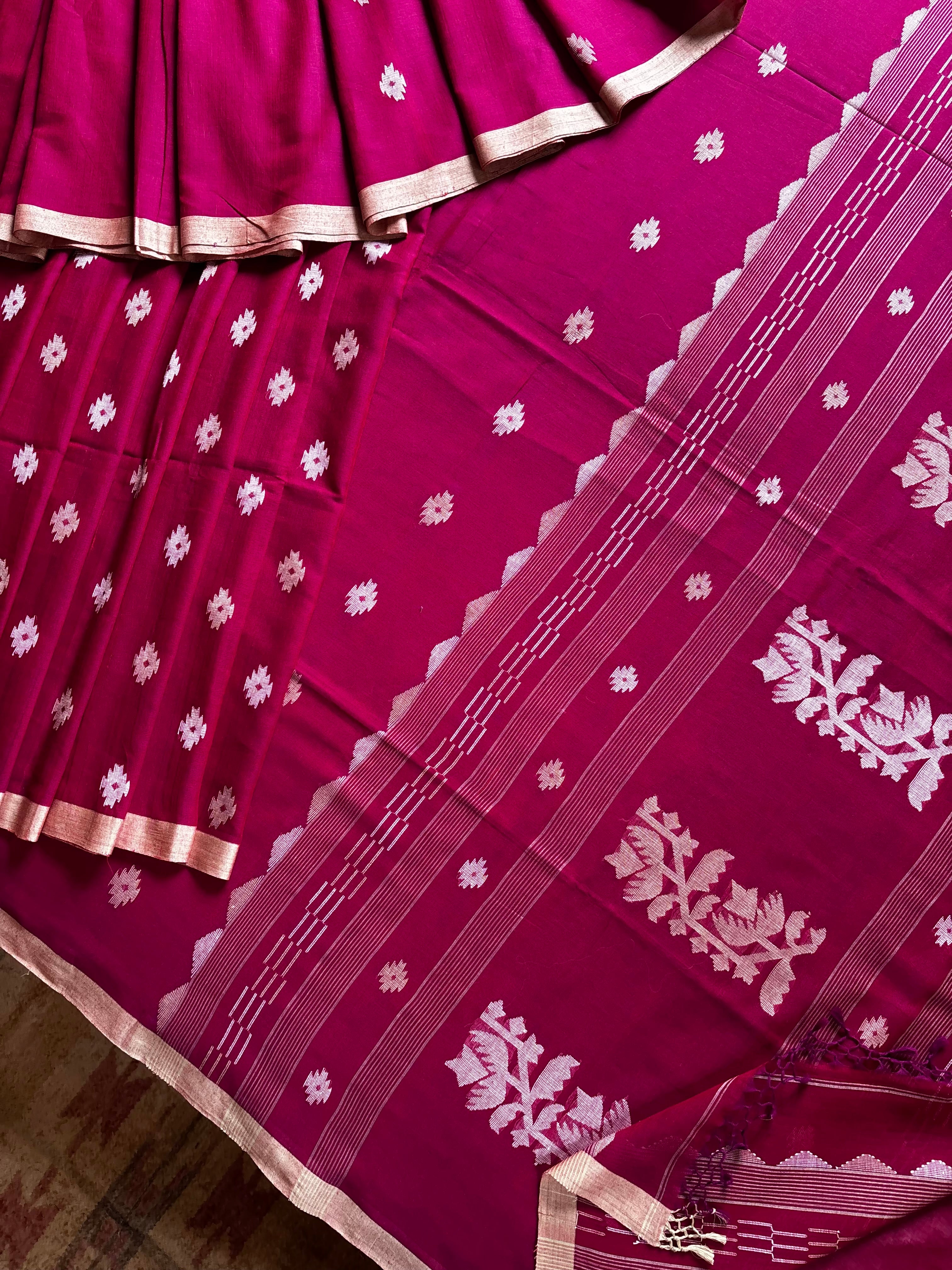 Handwoven Pink and Red Dual Toned Cotton Jamdani Saree