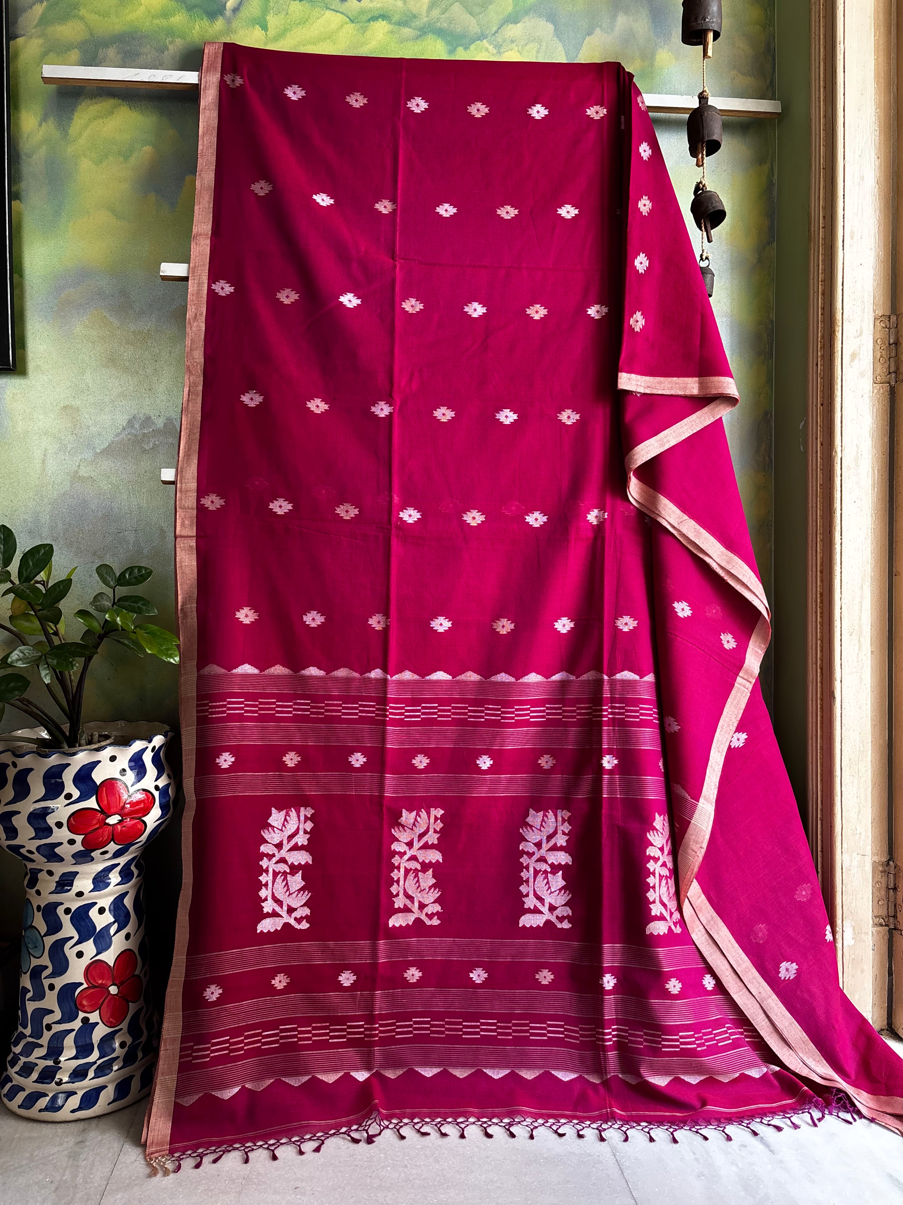 Handwoven Pink and Red Dual Toned Cotton Jamdani Saree