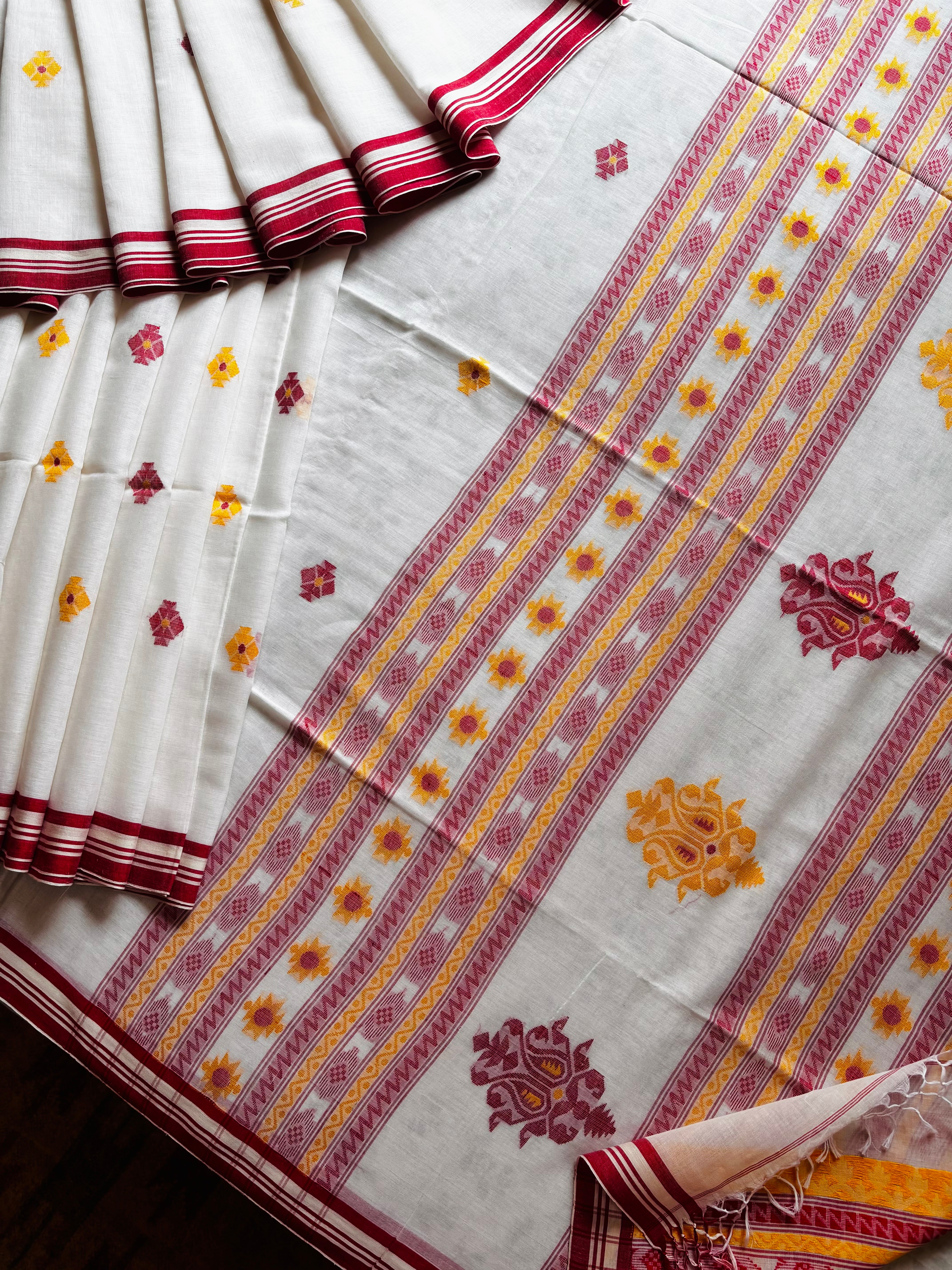 Handwoven White Red Orangish Yellow Colour Cotton Jamdani Saree
