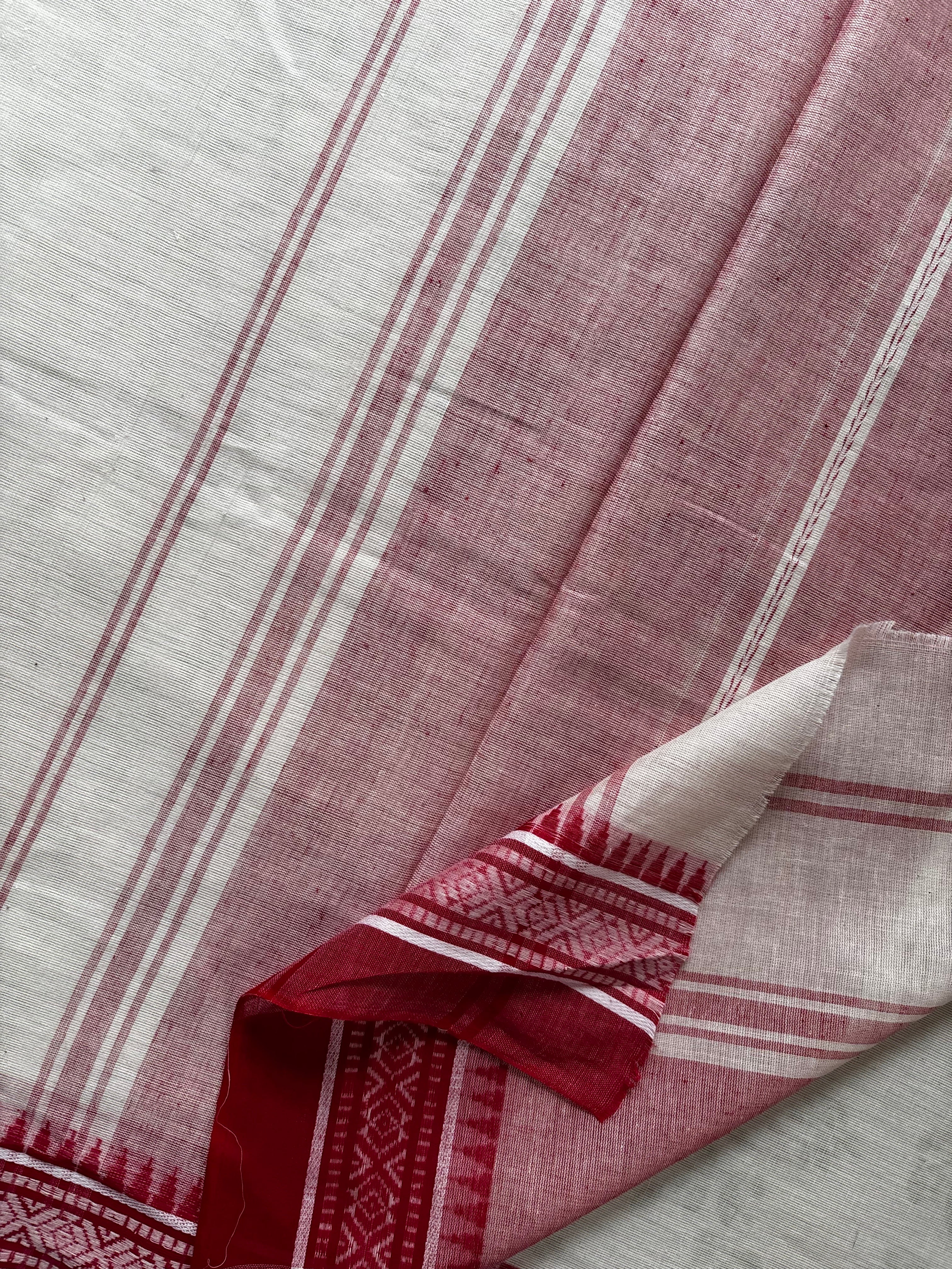Handwoven Offwhite Red Cotton Dhonekhali Saree
