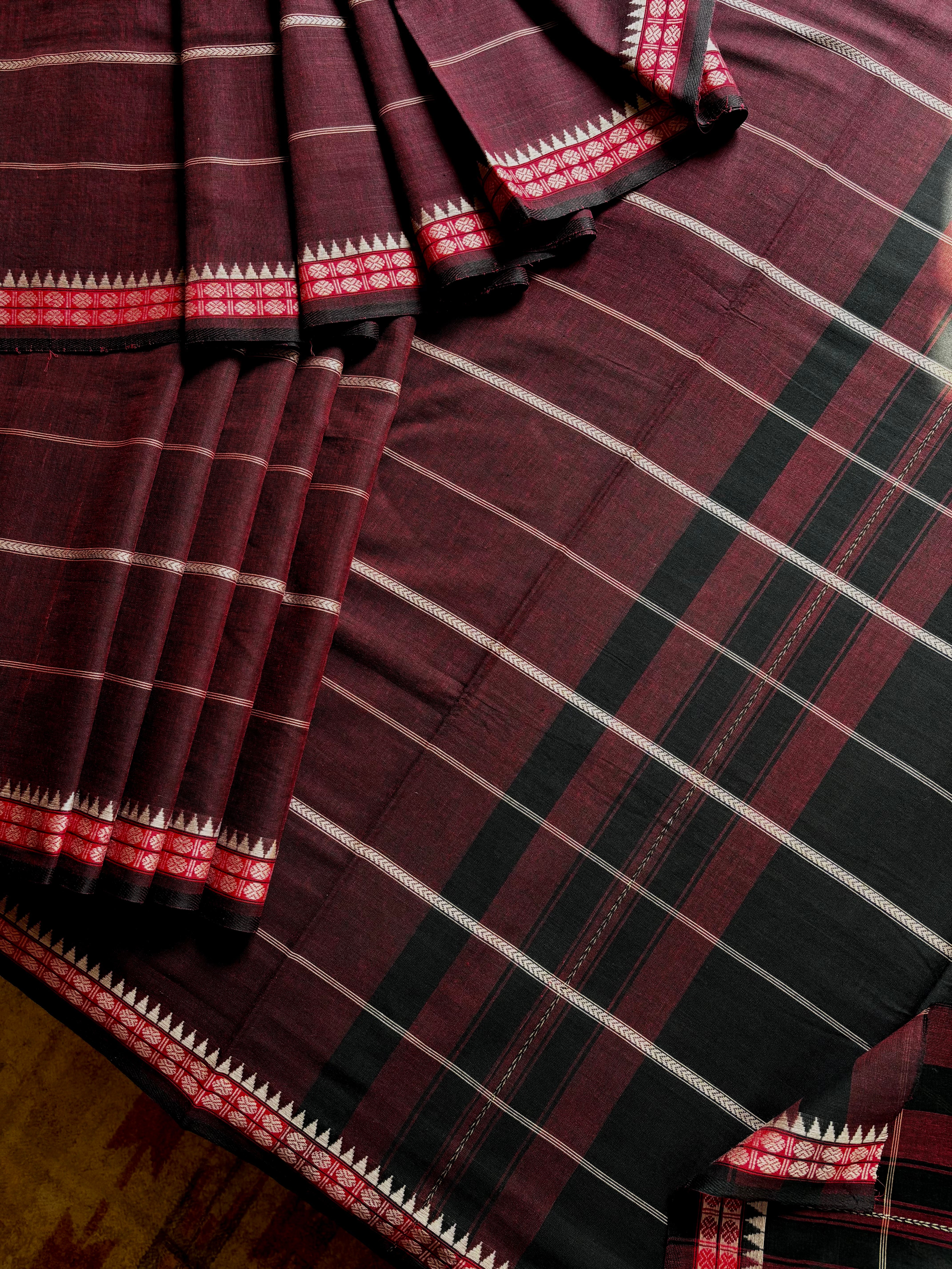 Handwoven Garnet Colour Pure Cotton Saree
