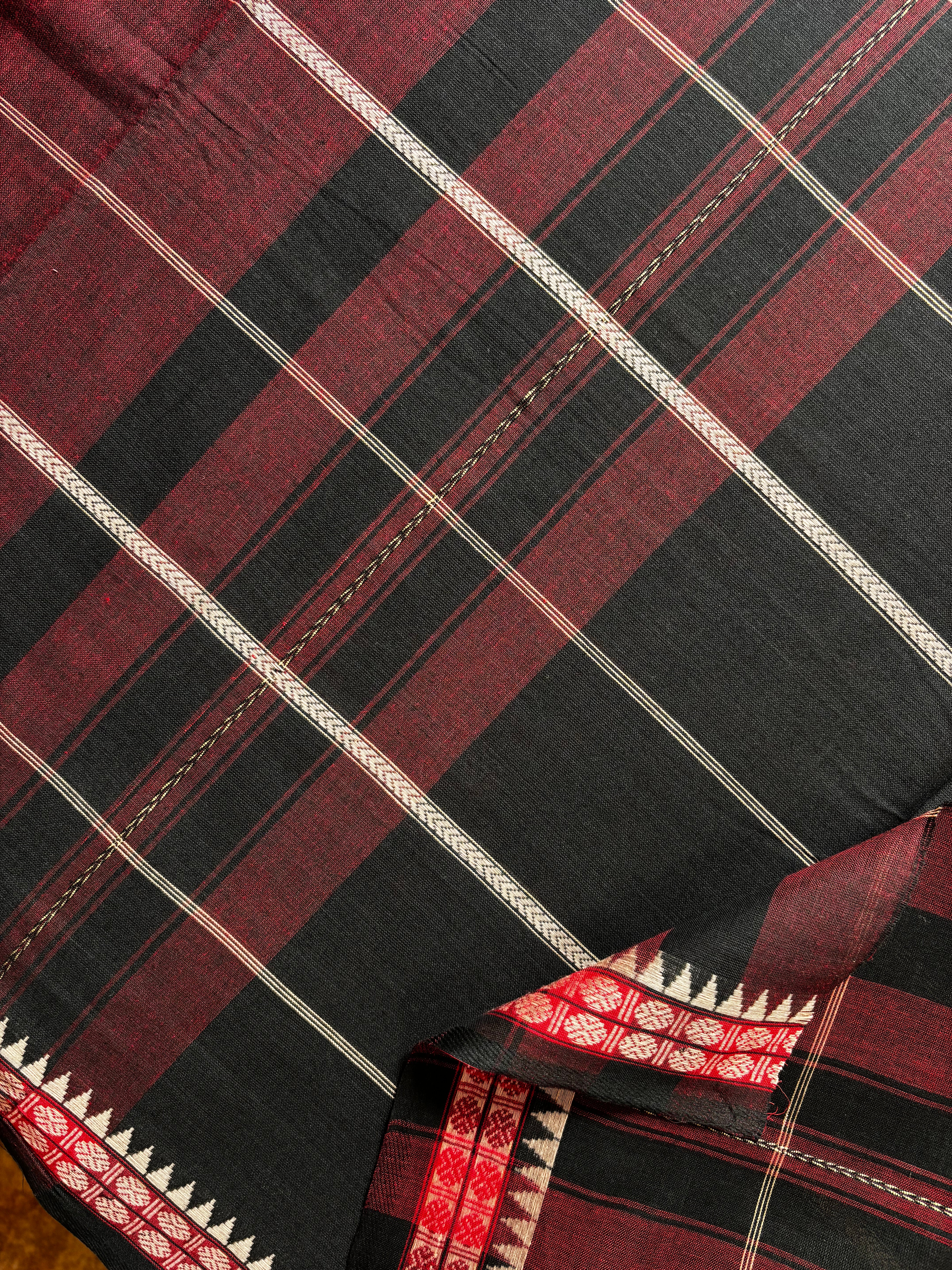 Handwoven Garnet Colour Pure Cotton Saree