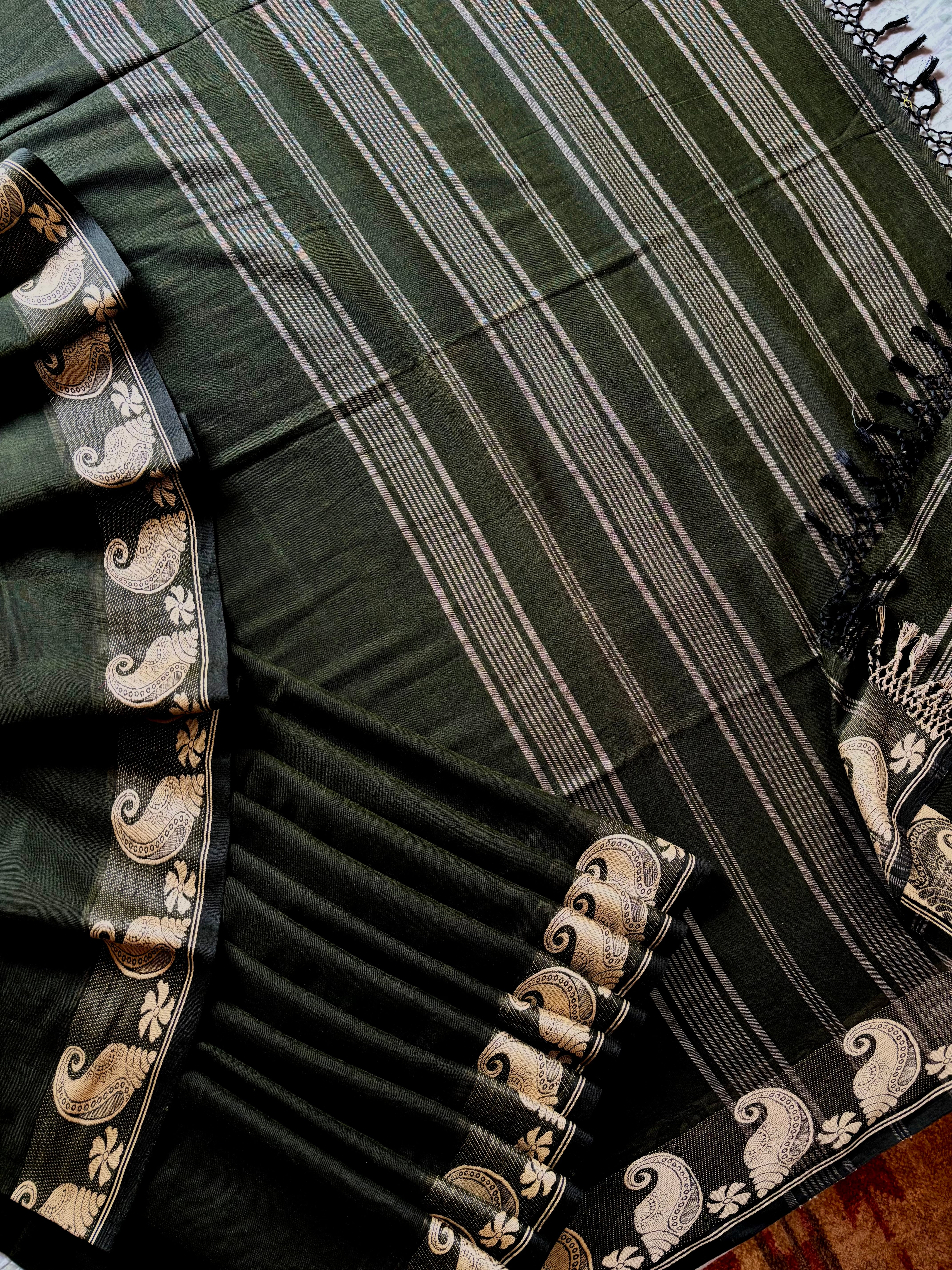 Handwoven Dark Bottle Green Phulia Cotton Saree