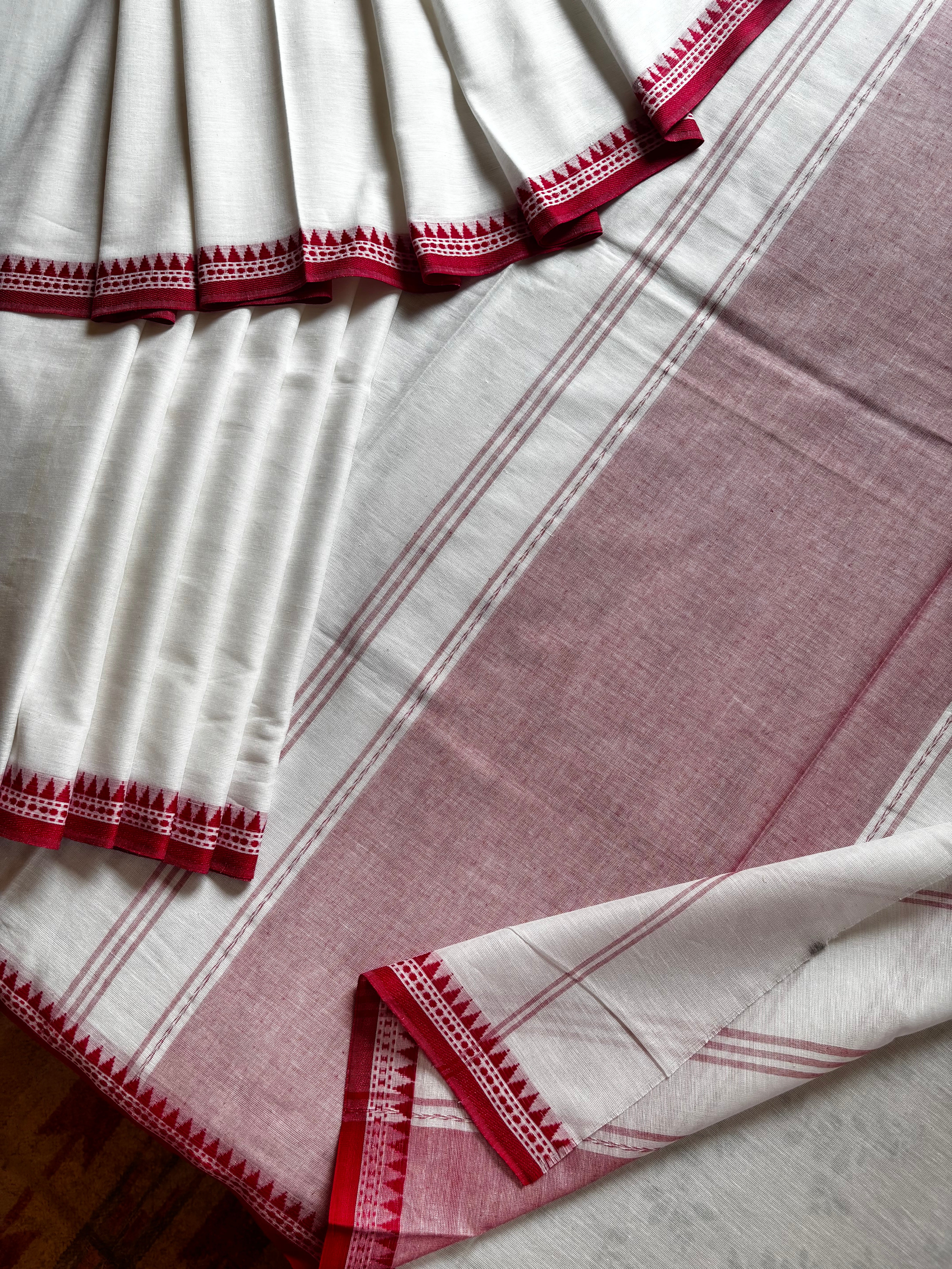 Handwoven White Red Pure Cotton Saree