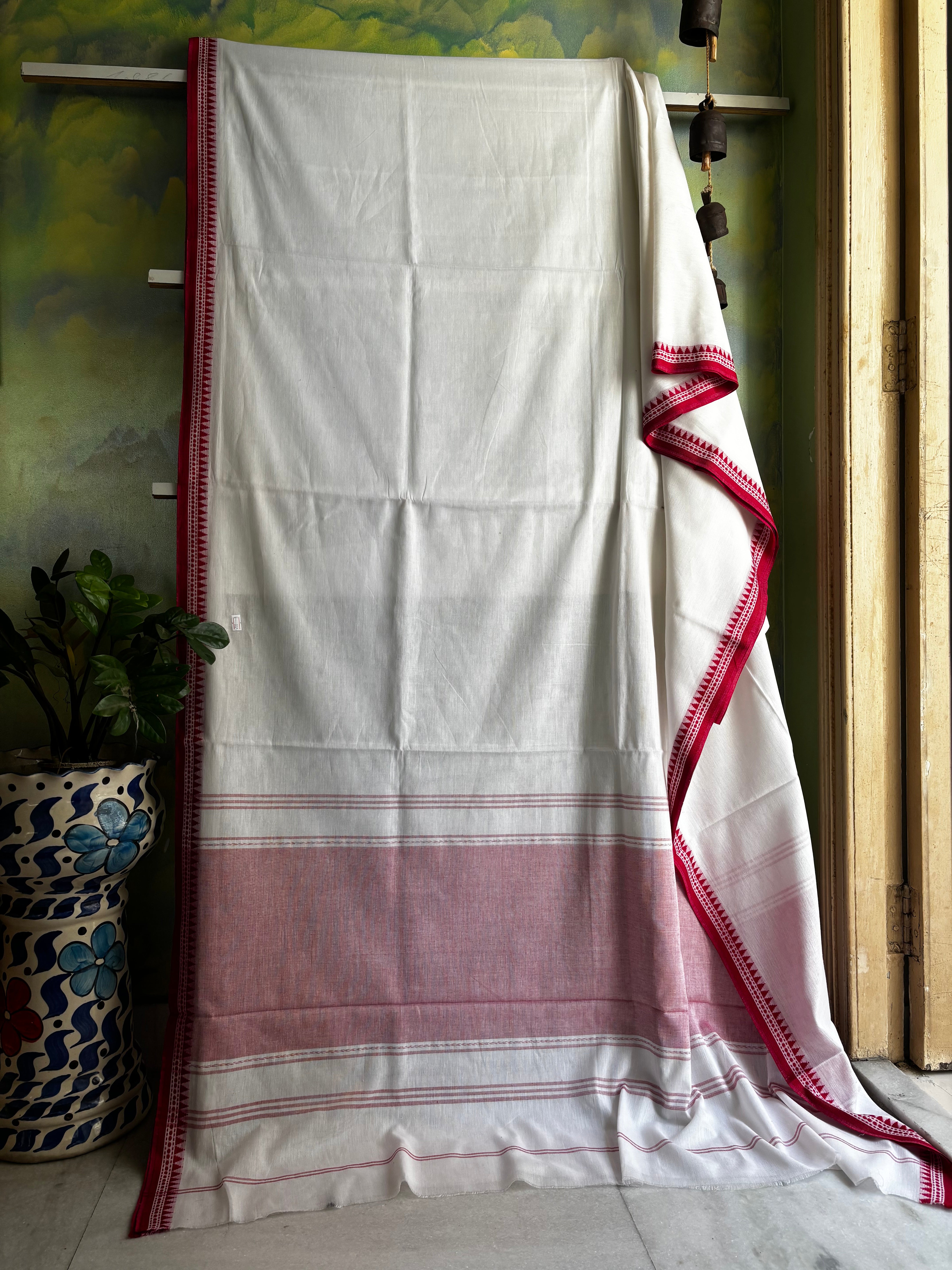 Handwoven White Red Pure Cotton Saree