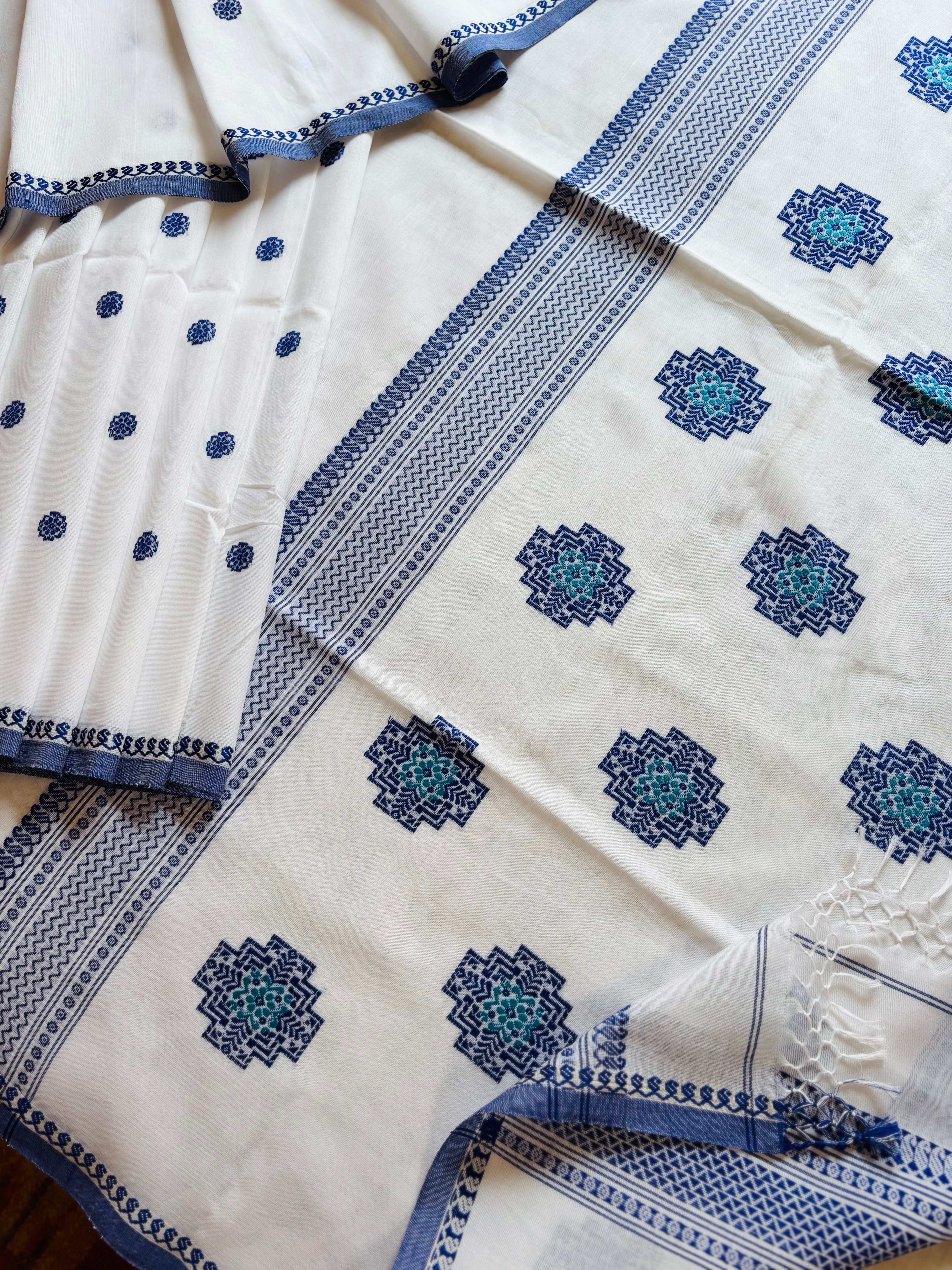 Handwoven White Blue Phulia Cotton Saree