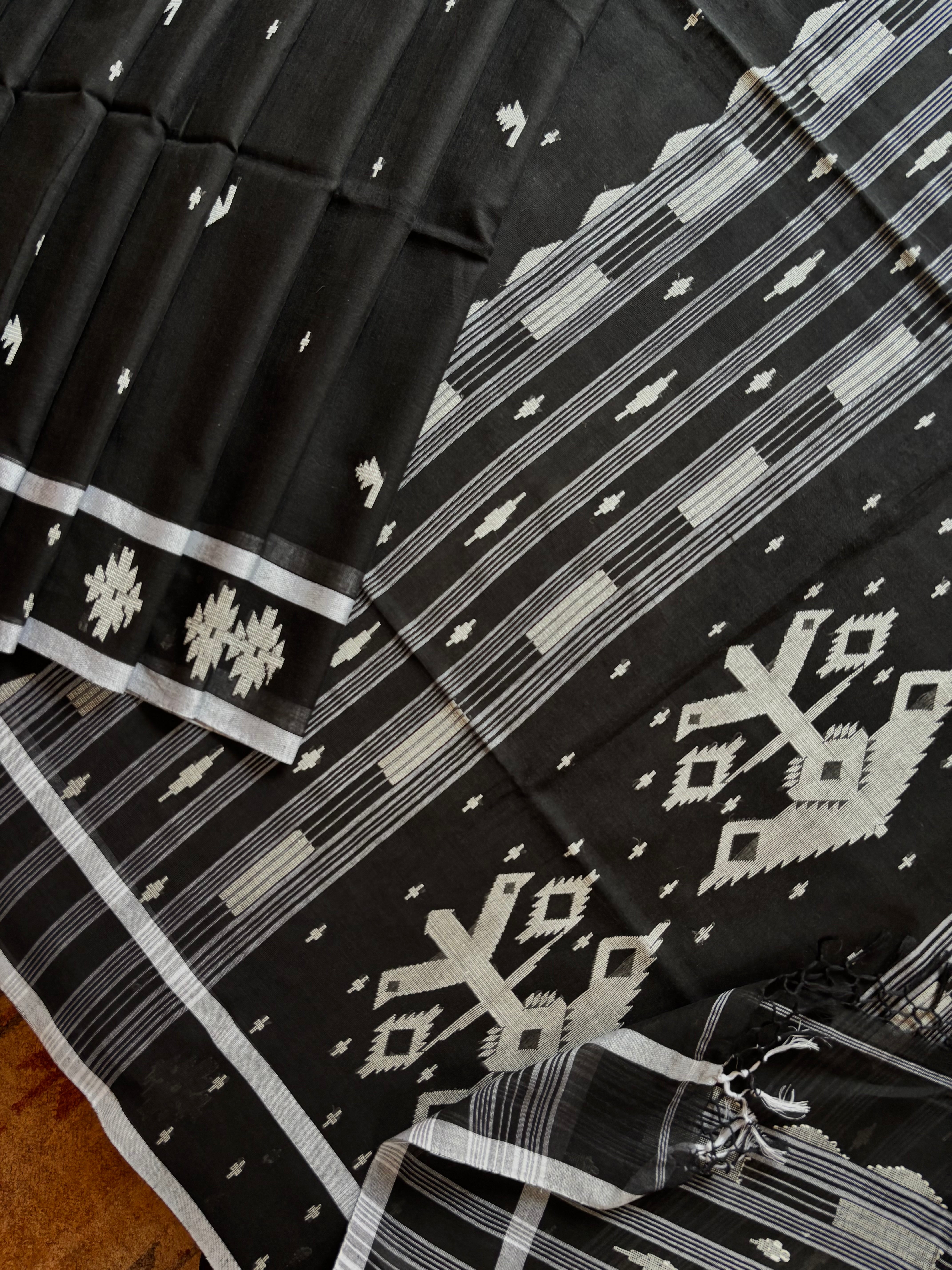 Handwoven Black and White Cotton Jamdani