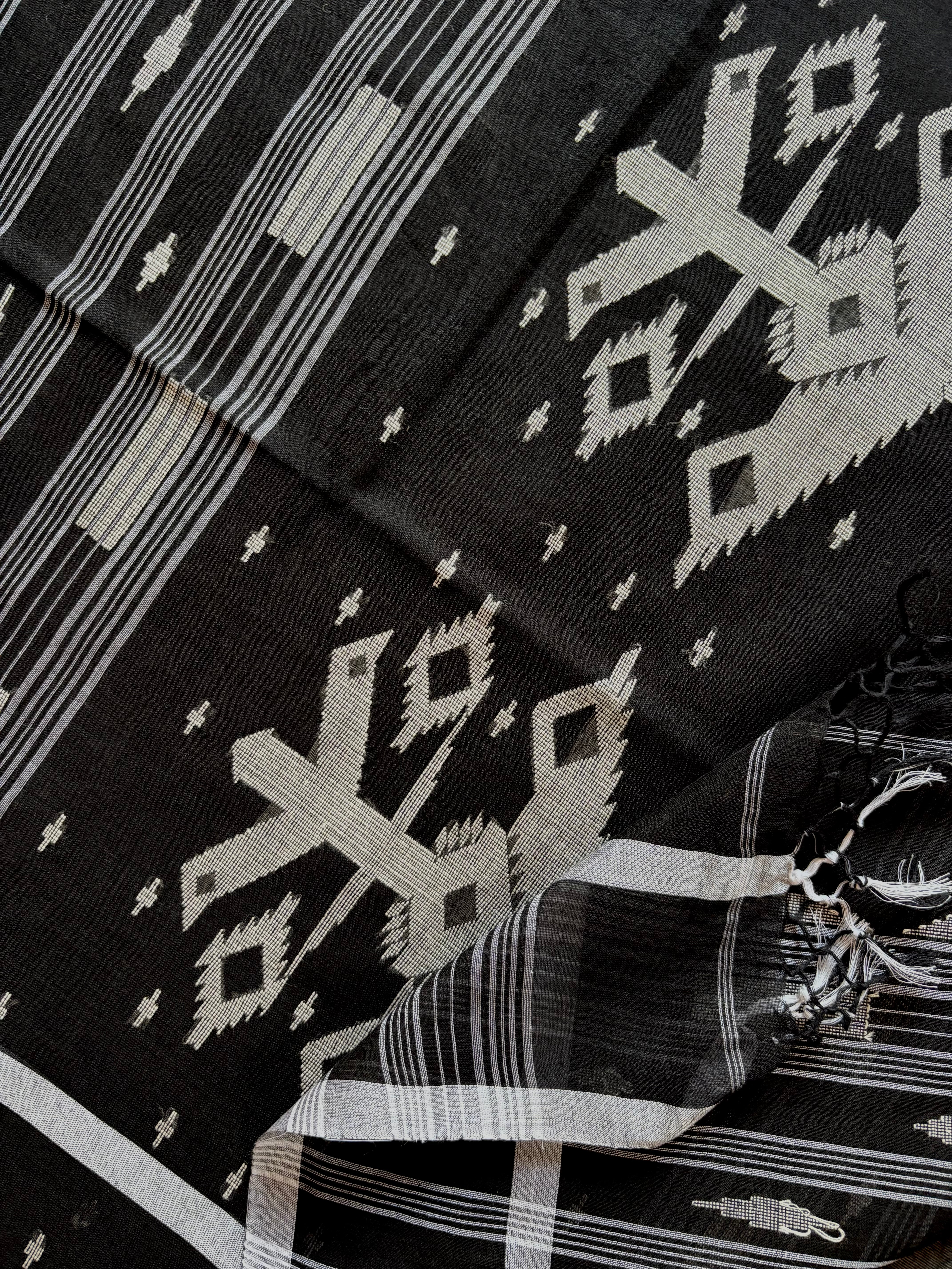 Handwoven Black and White Cotton Jamdani