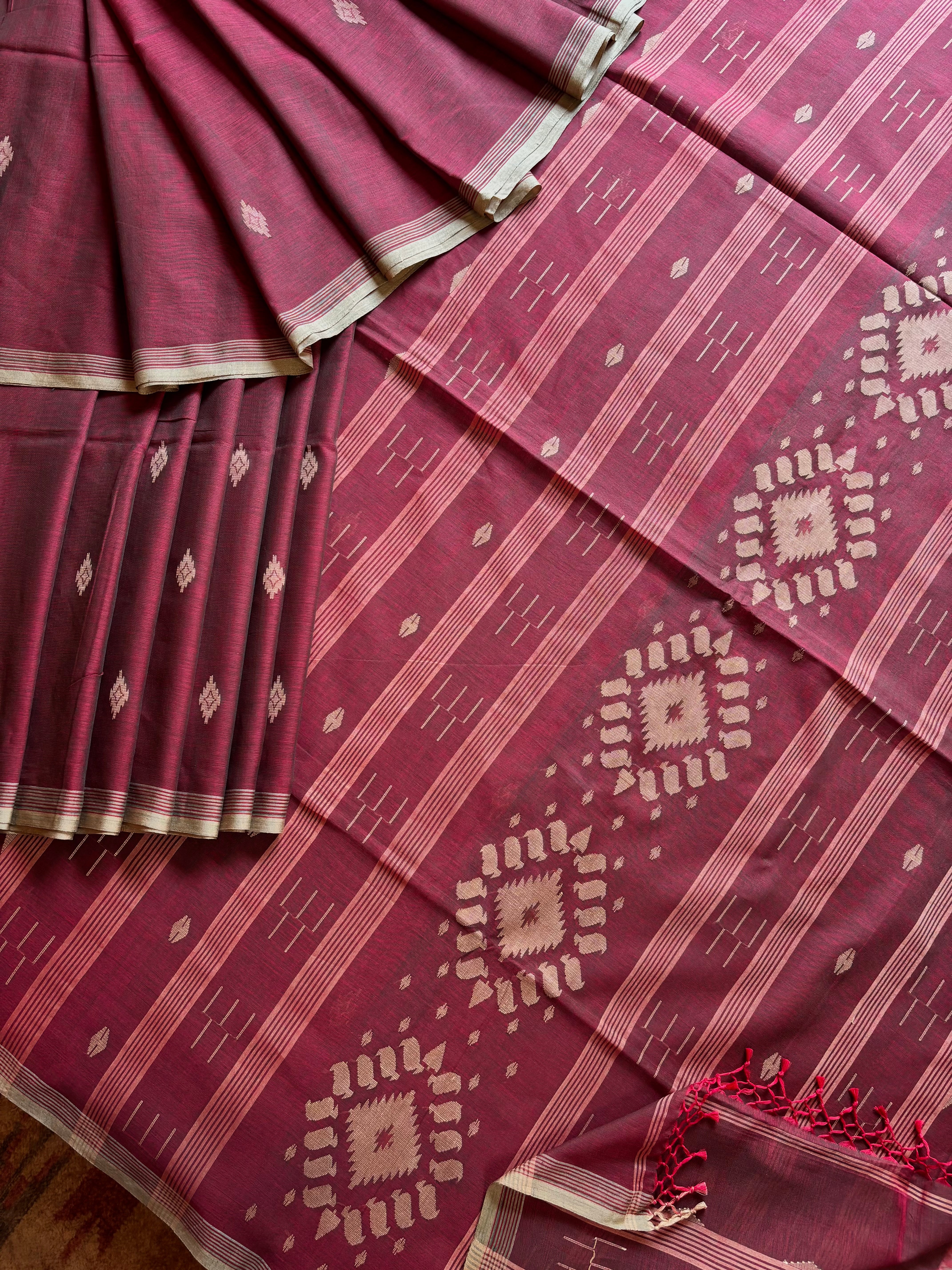 Handwoven Dual Toned Cotton Jamdani