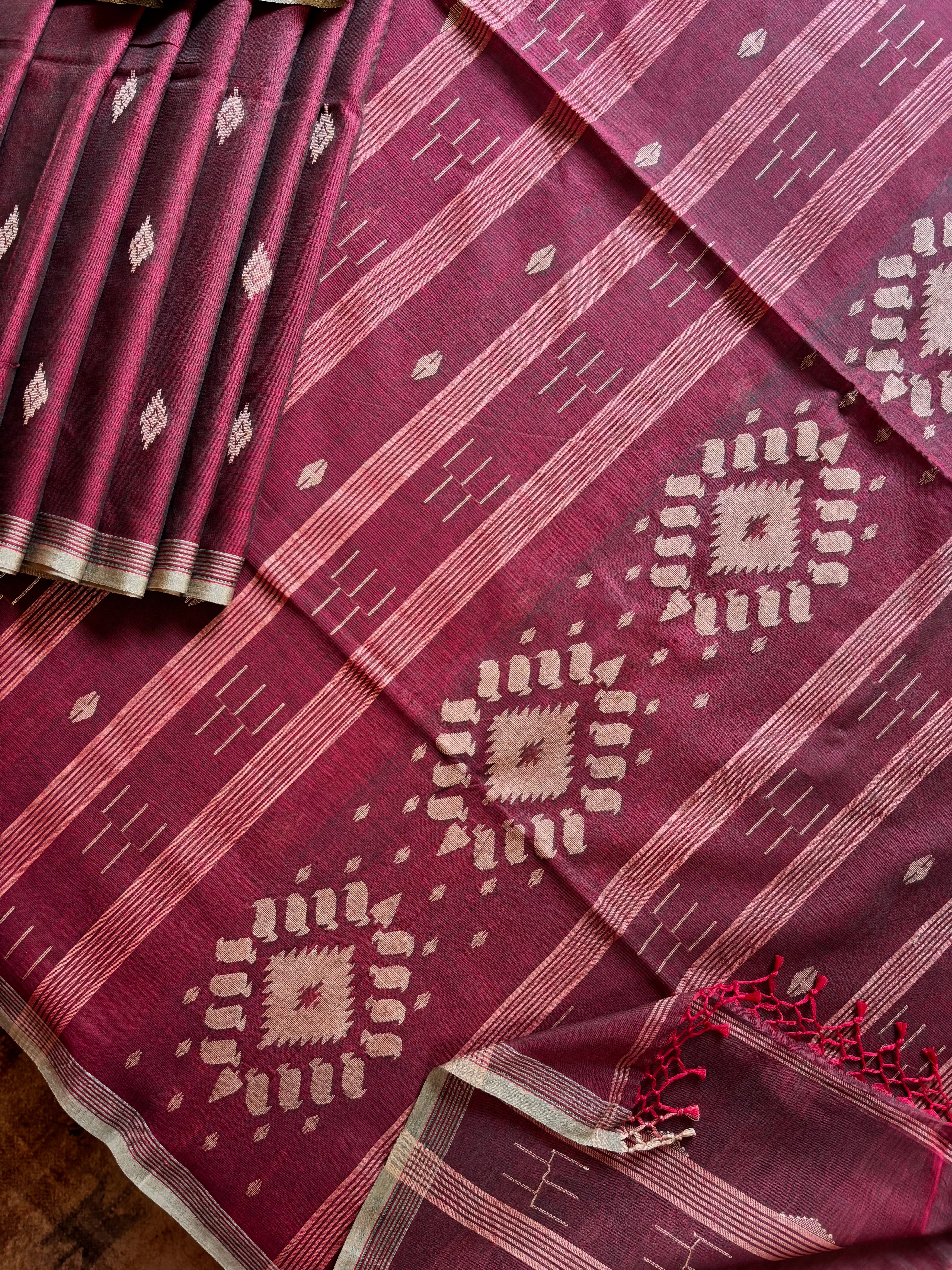 Handwoven Dual Toned Cotton Jamdani