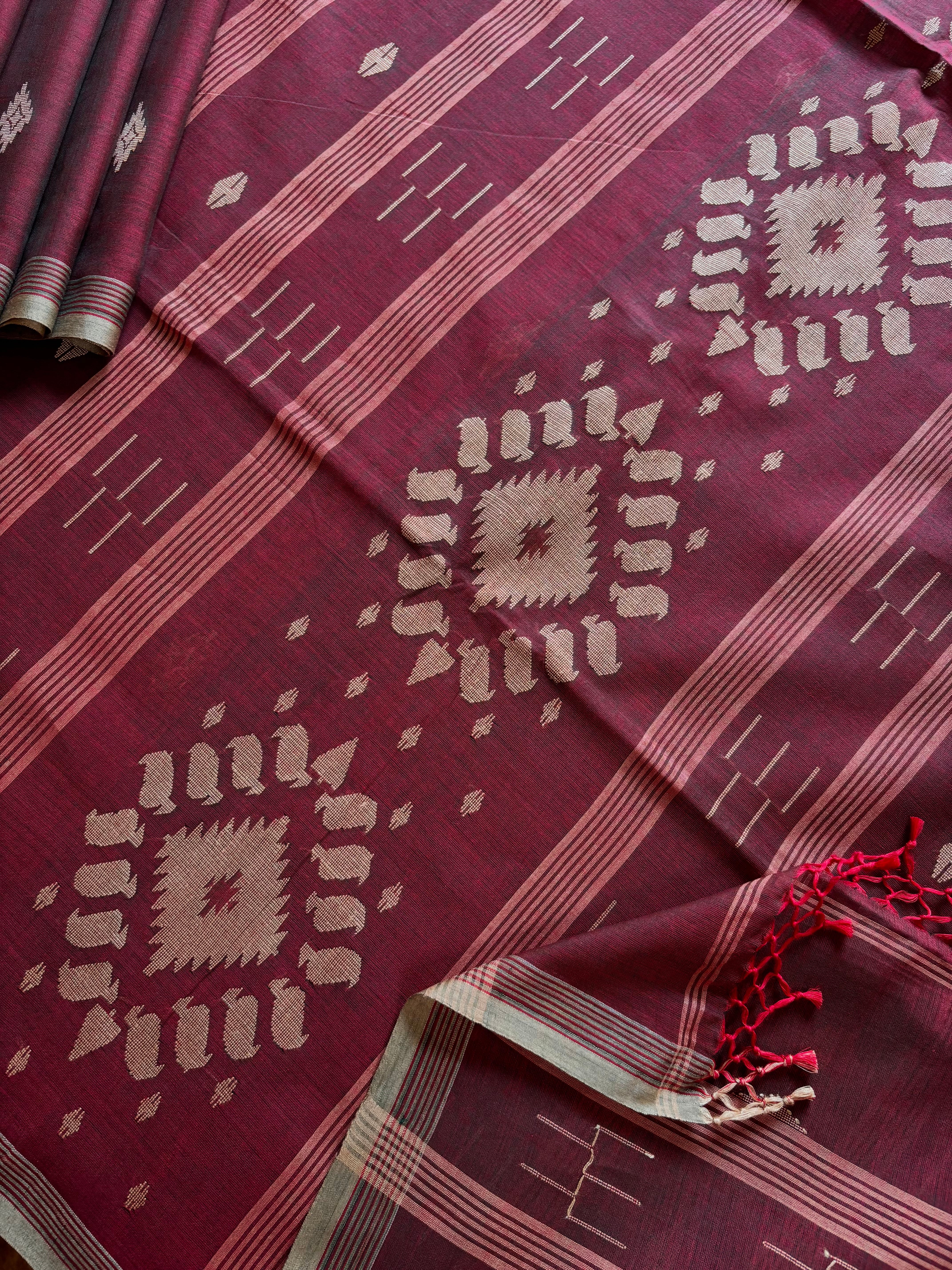 Handwoven Dual Toned Cotton Jamdani