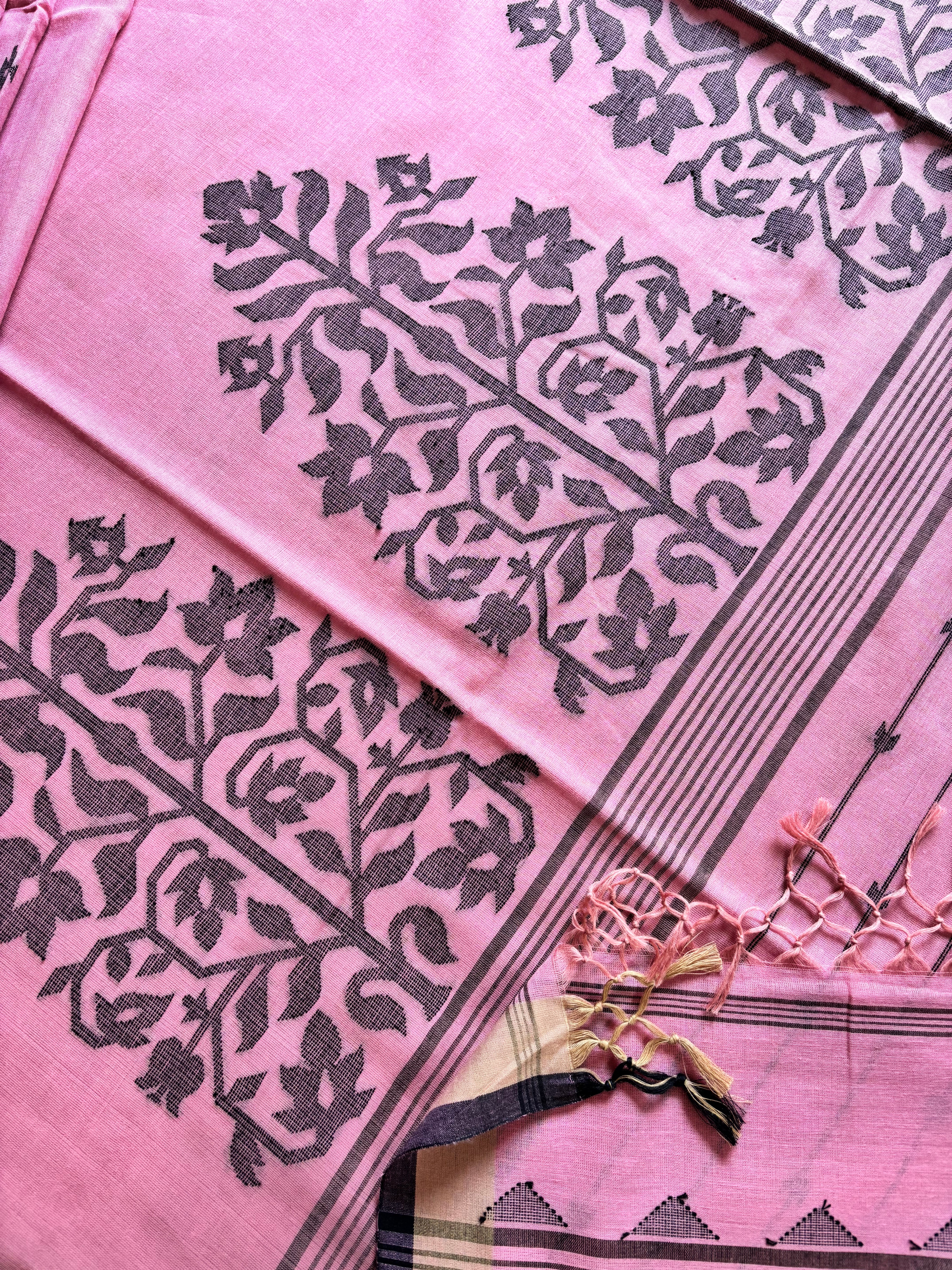 Handwoven Dusty Pink Cotton Jamdani Saree