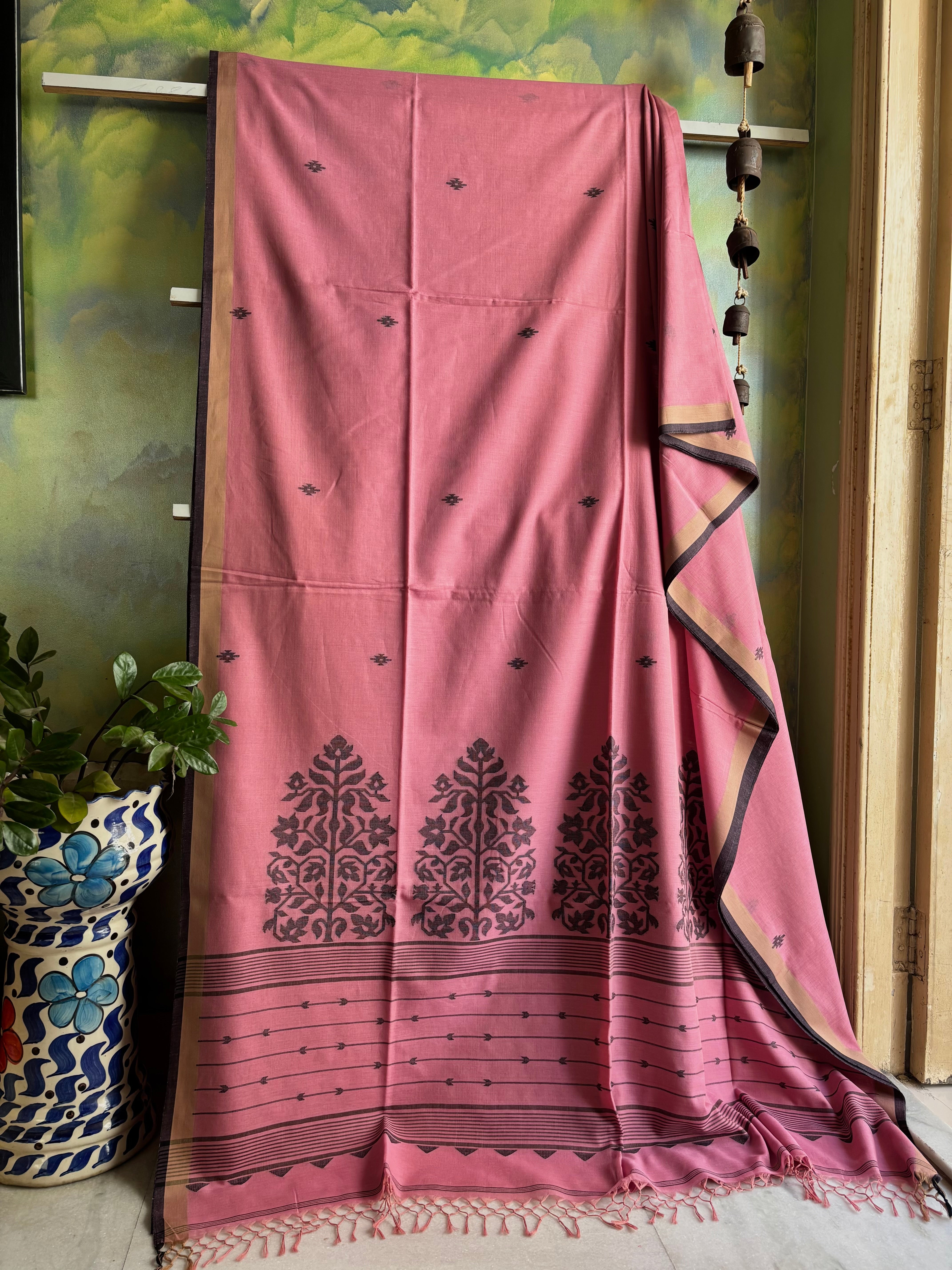 Handwoven Dusty Pink Cotton Jamdani Saree