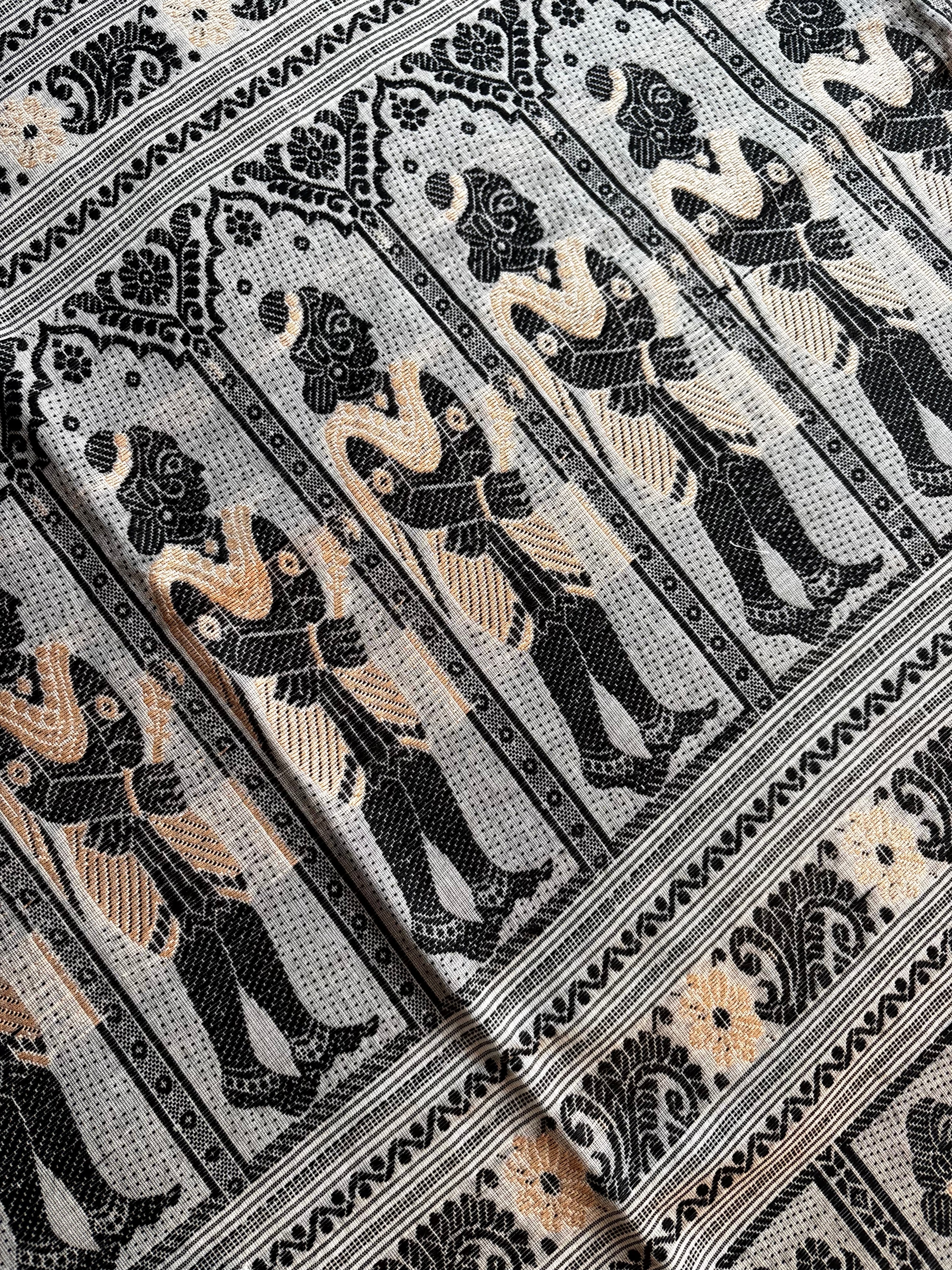 Handwoven Offwhite Colour Cotton Baluchari Saree