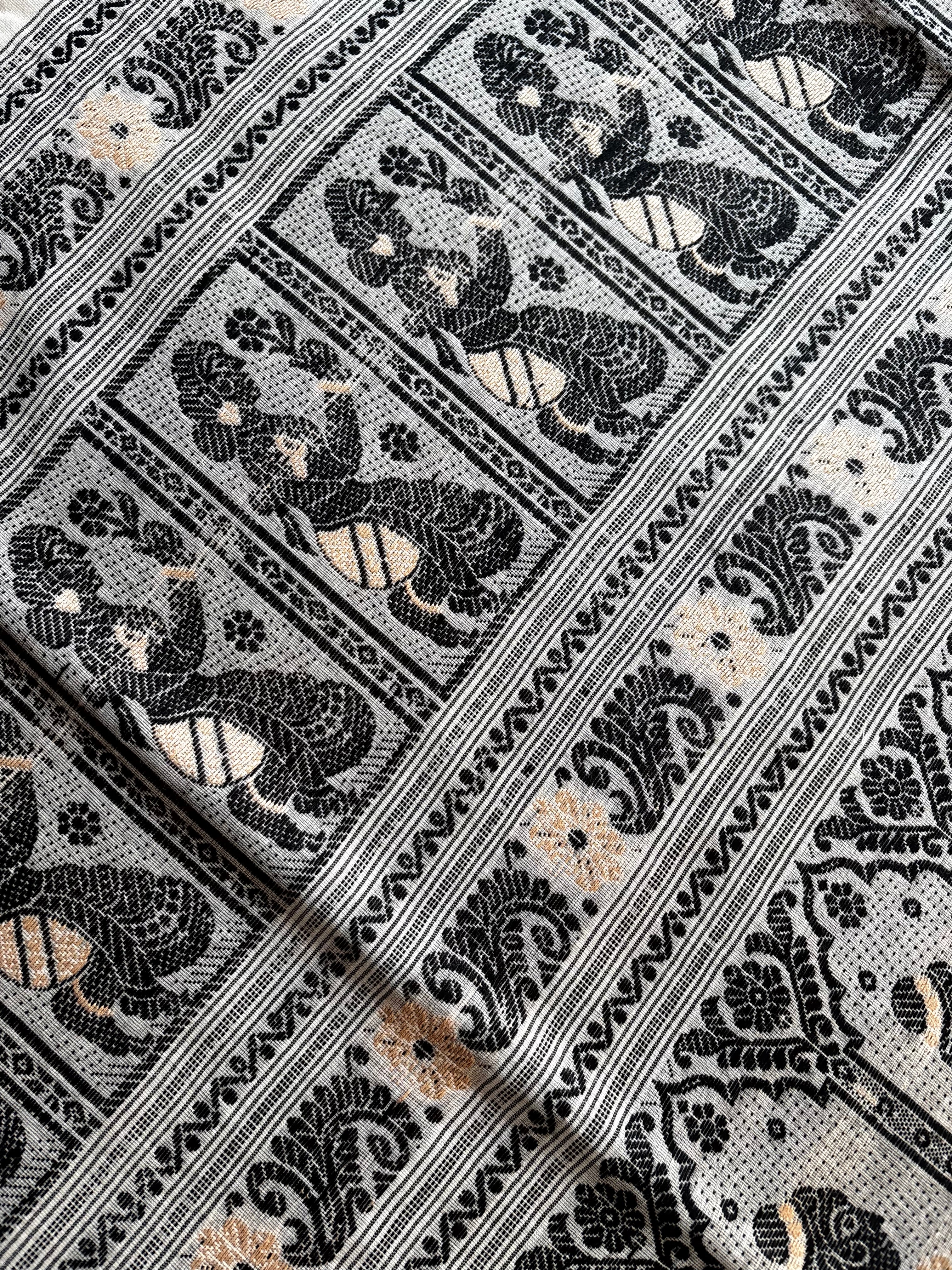 Handwoven Offwhite Colour Cotton Baluchari Saree