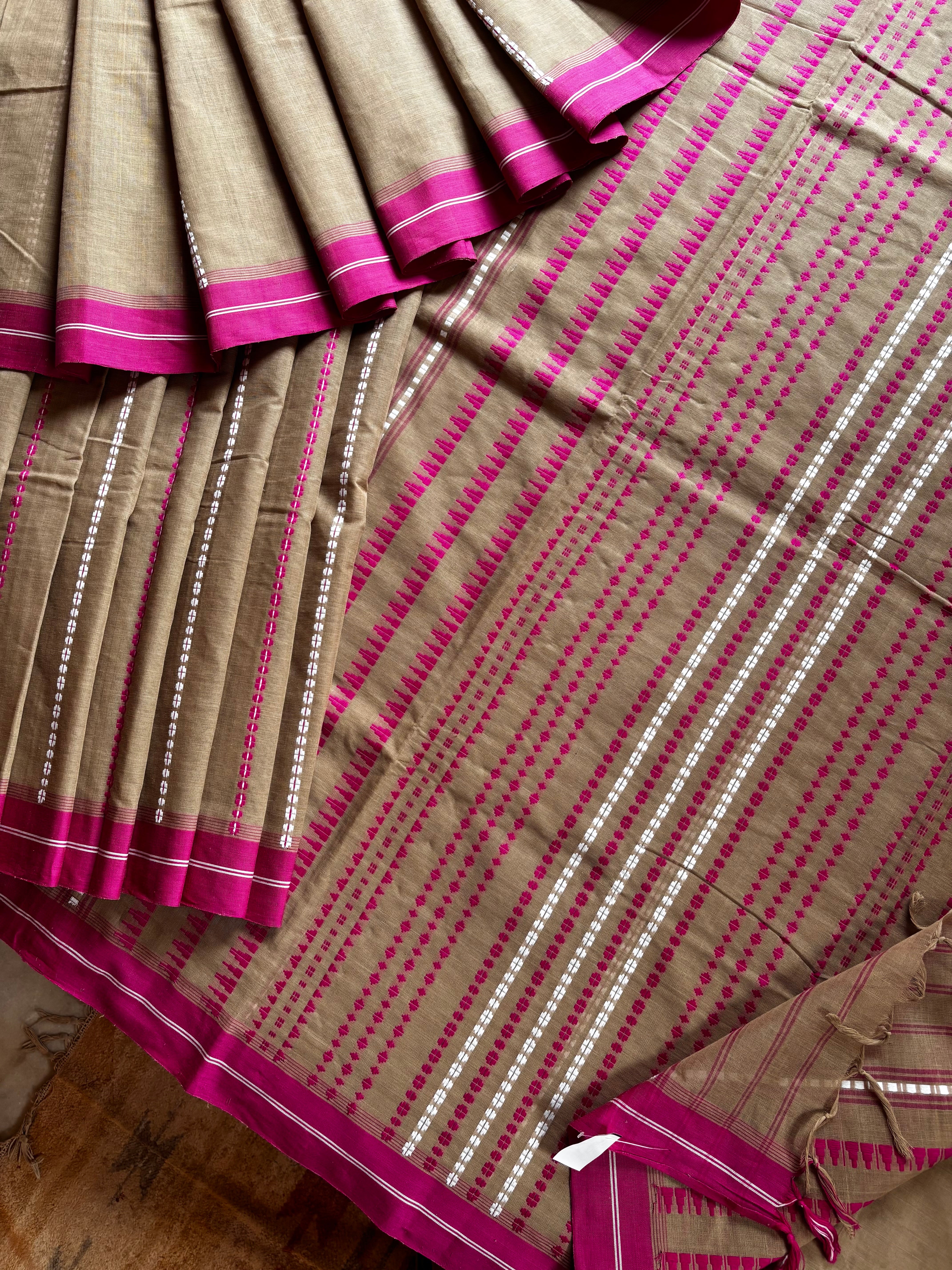Handwoven Beige Pink Cotton Begampuri Saree