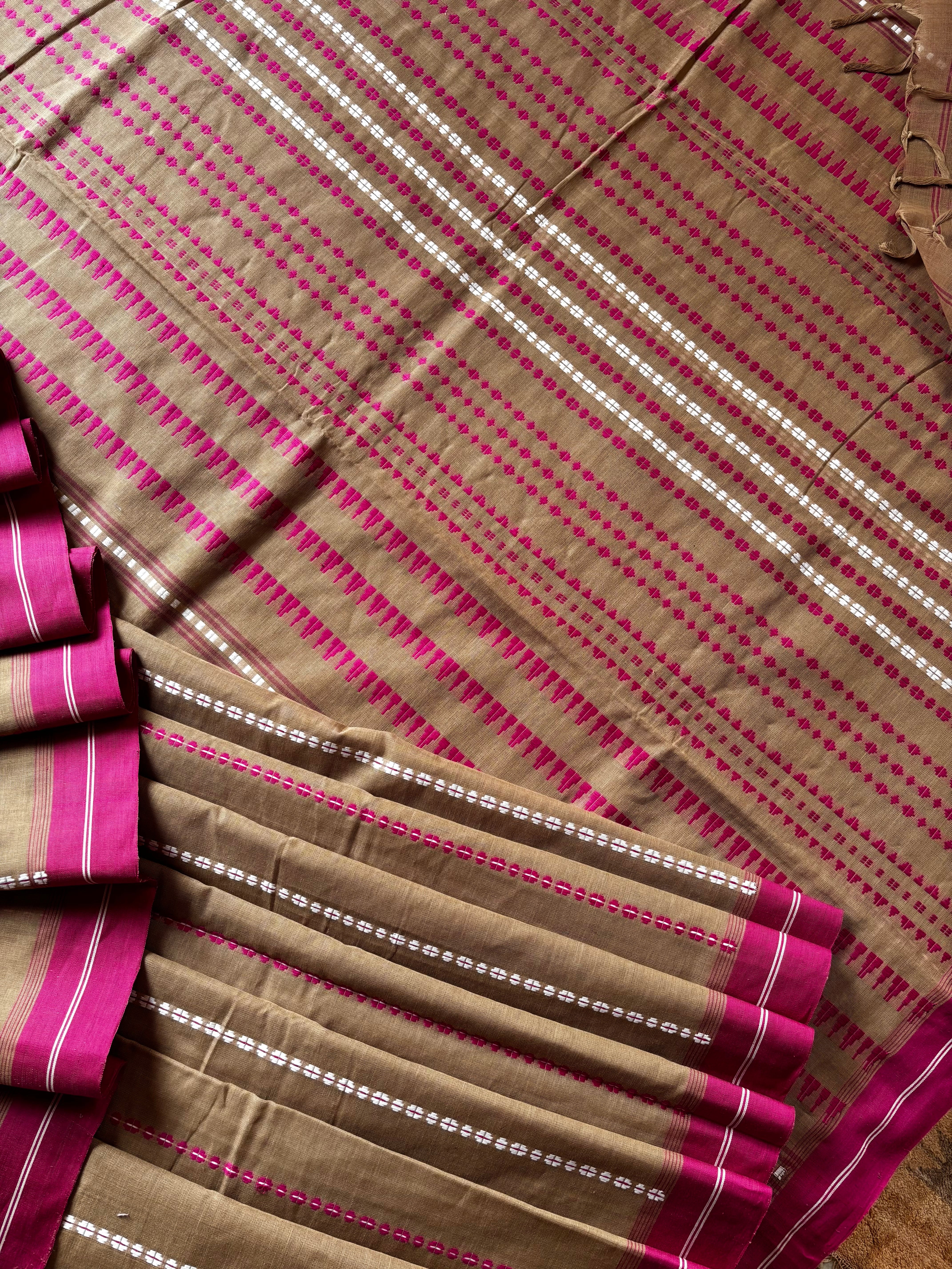Handwoven Beige Pink Cotton Begampuri Saree