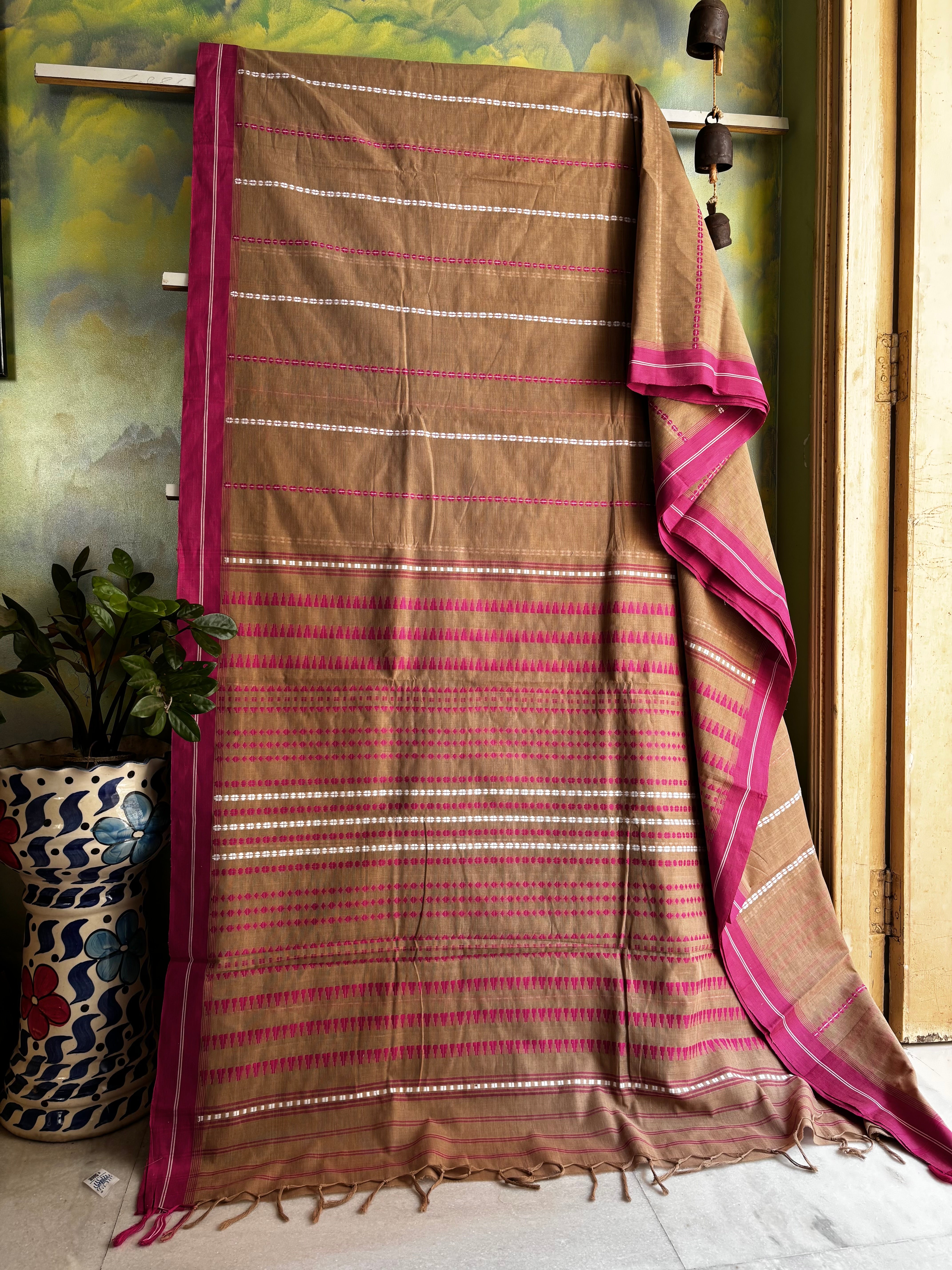Handwoven Beige Pink Cotton Begampuri Saree