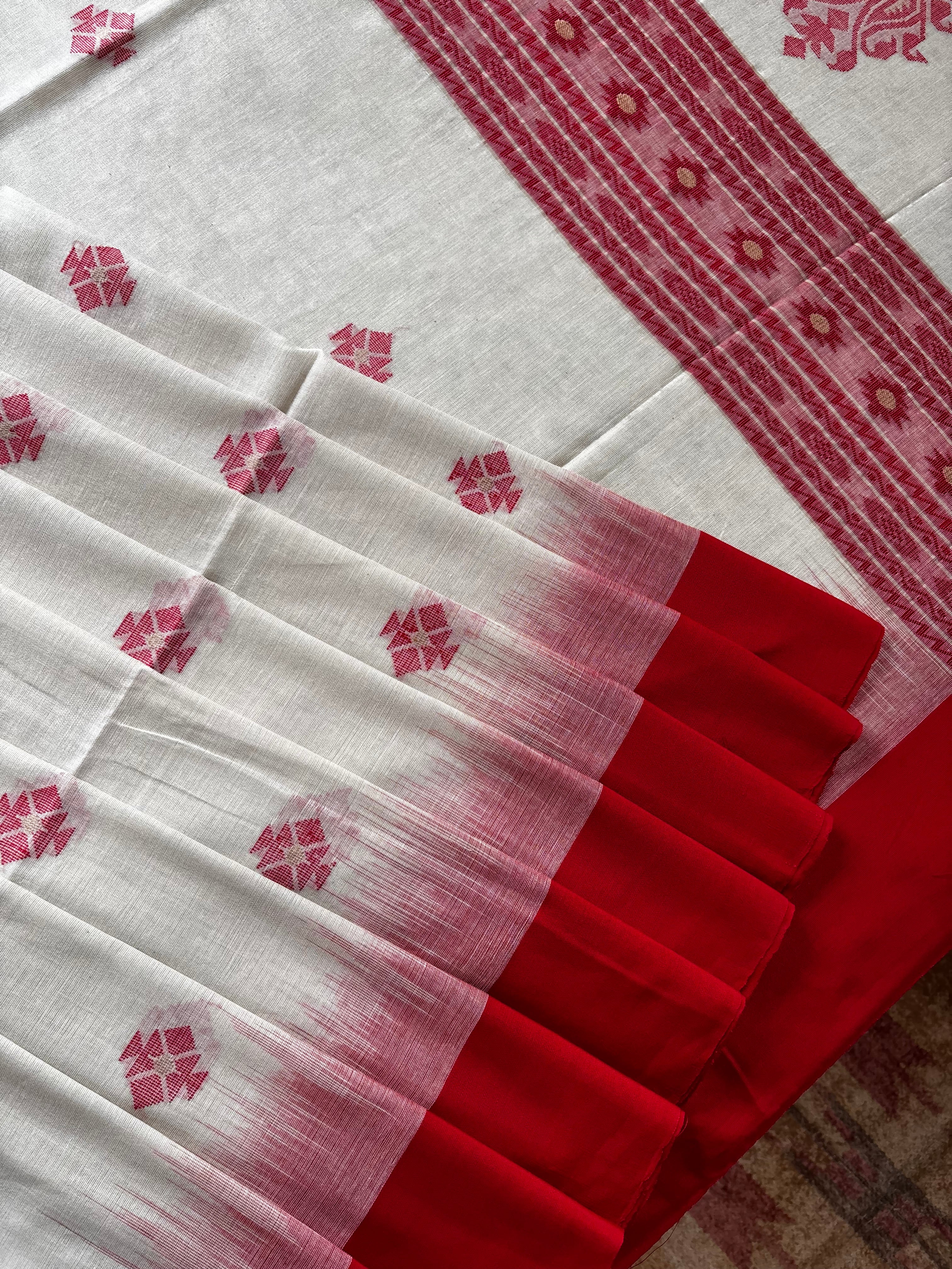 Handwoven Gangajal with Red Colour Phulia Cotton Saree