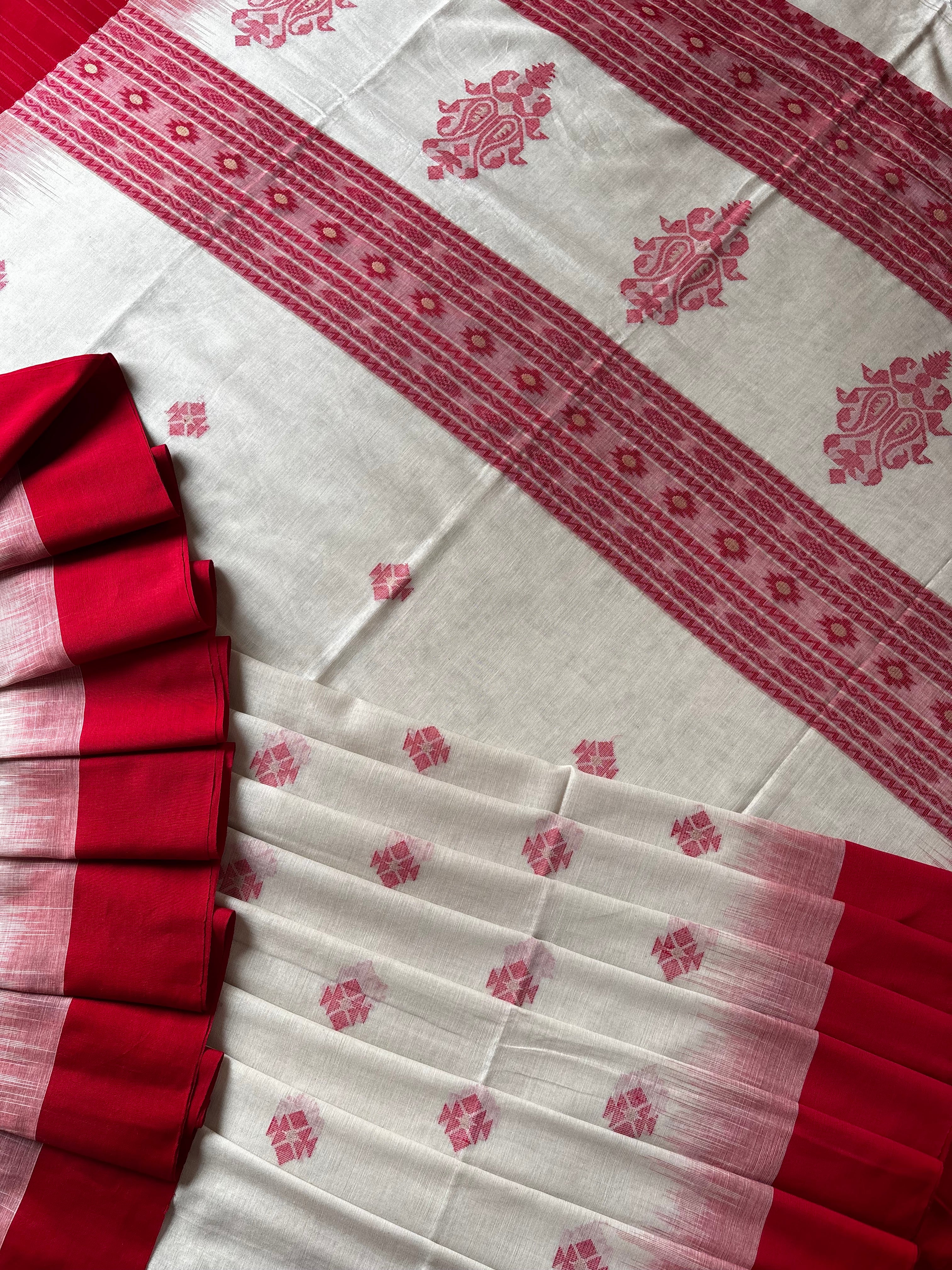 Handwoven Gangajal with Red Colour Phulia Cotton Saree