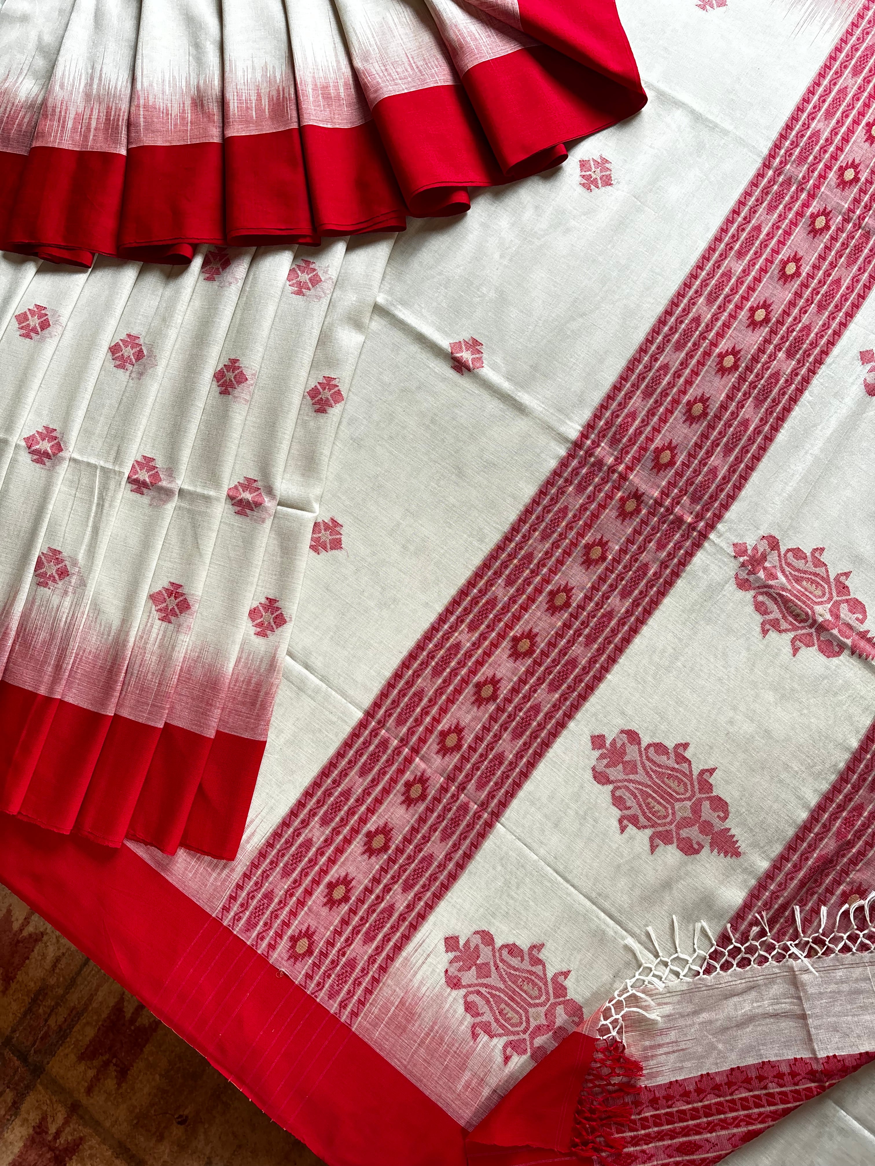 Handwoven Gangajal with Red Colour Phulia Cotton Saree