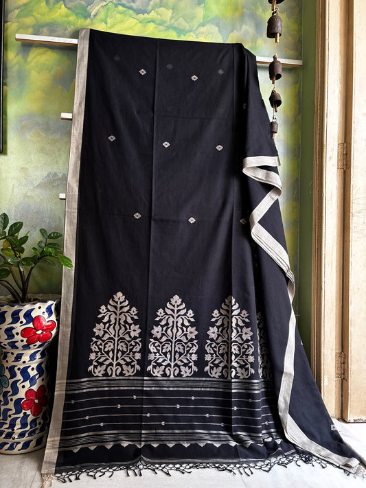 Handwoven Black White Cotton Jamdani Saree
