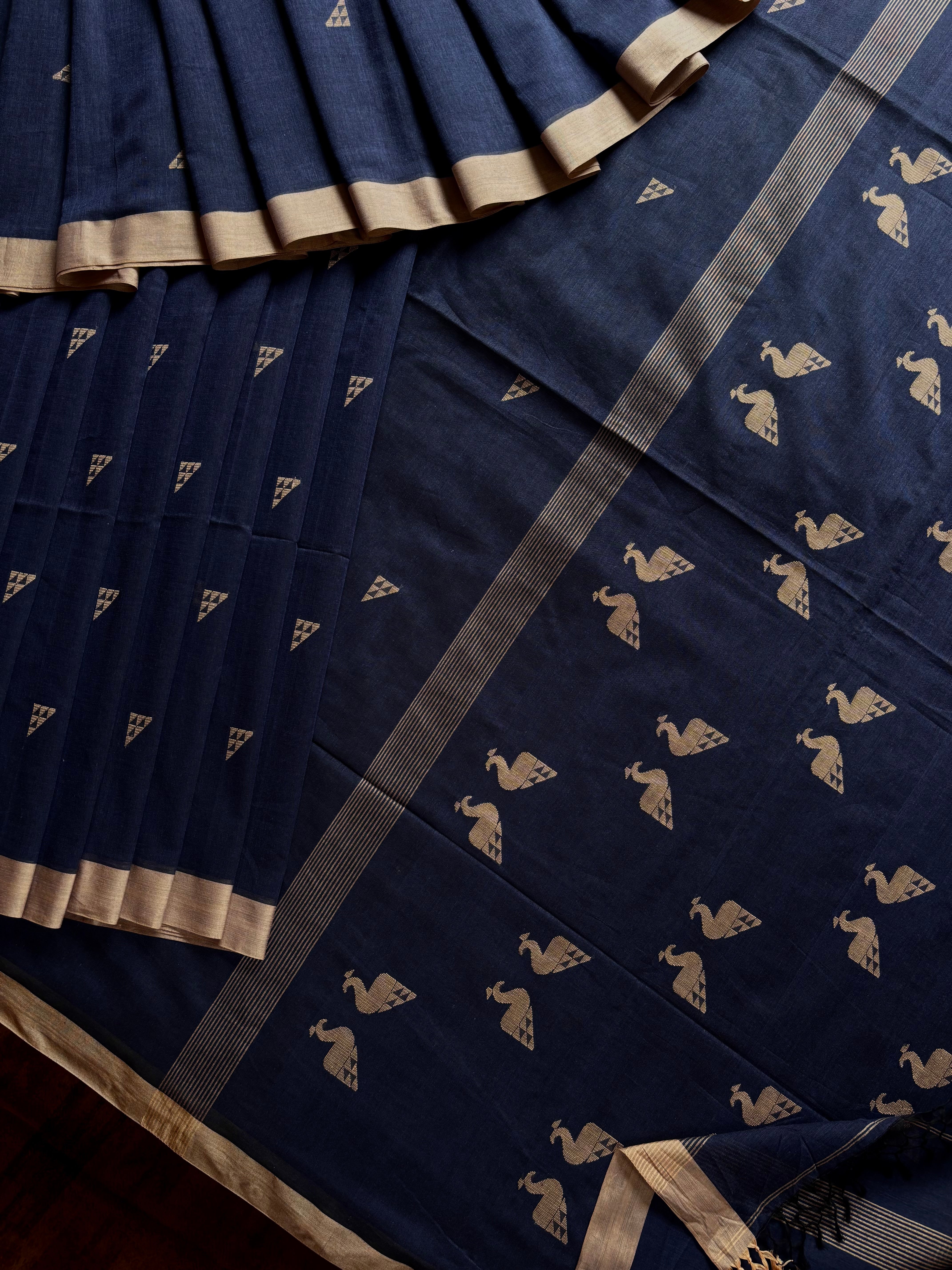 Handwoven Greyish Blue Colour Cotton Jamdani Saree