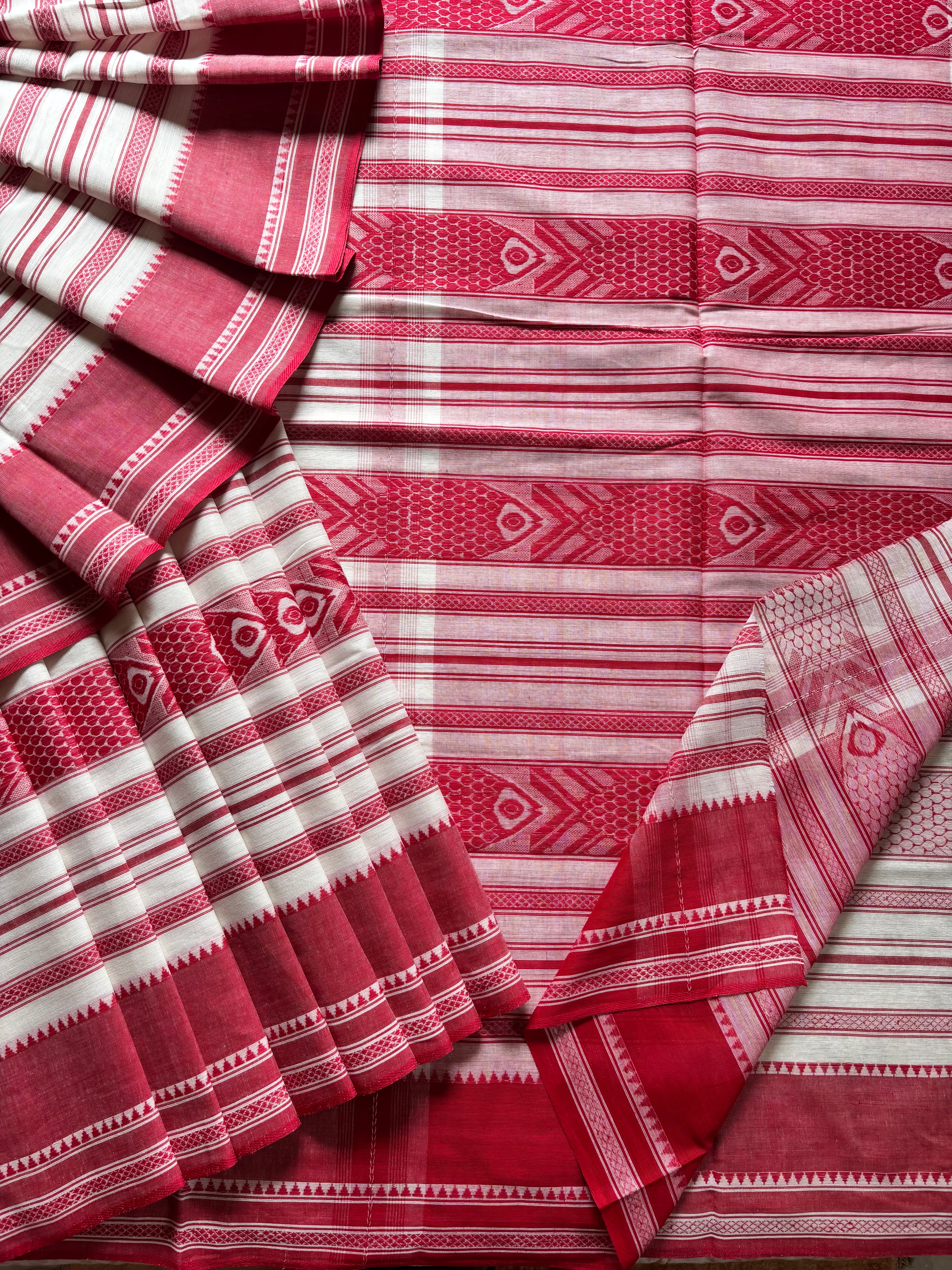 White Red Fish Motifs Dhonekhali Saree