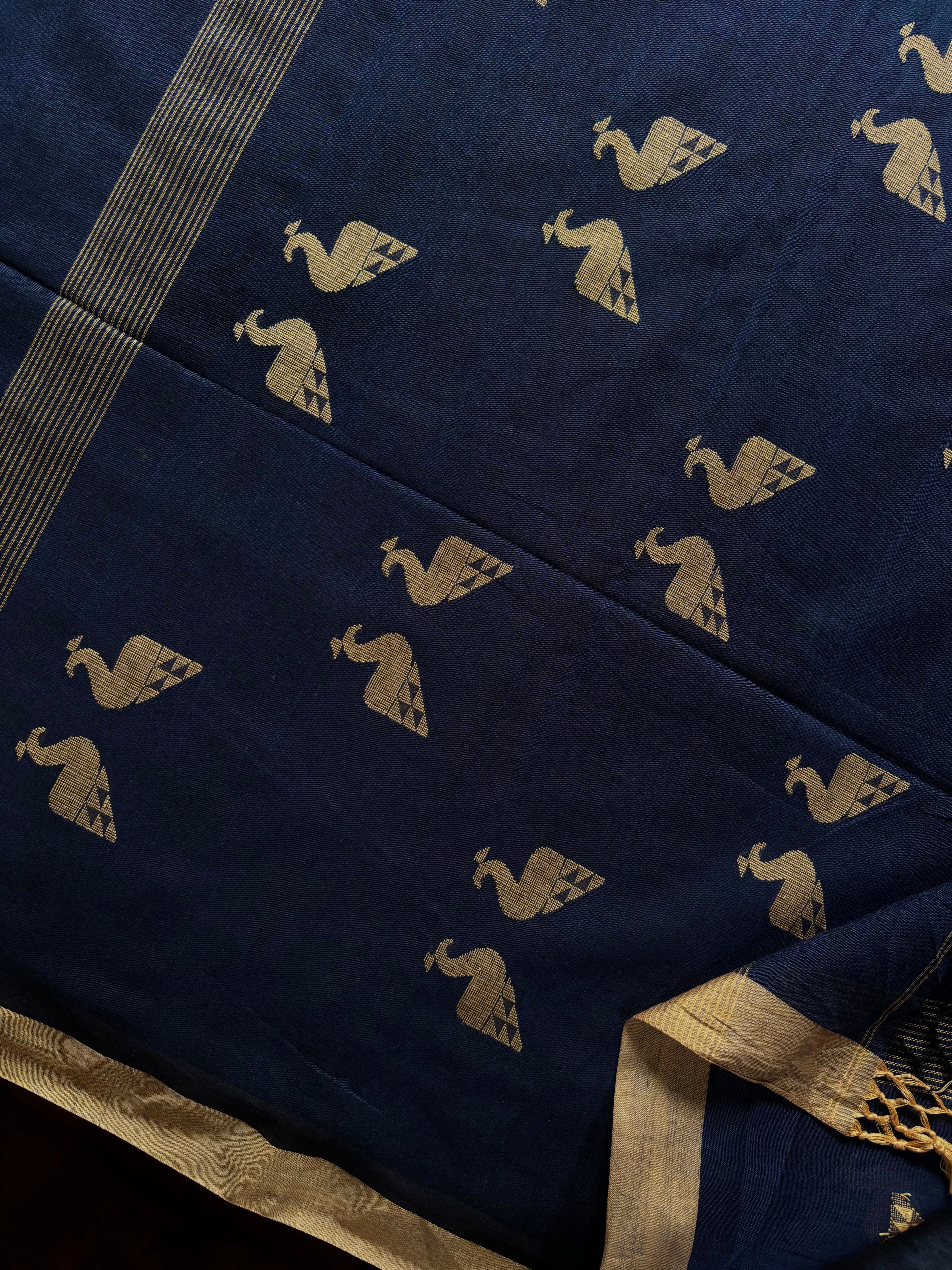 Handwoven Greyish Blue Colour Cotton Jamdani Saree