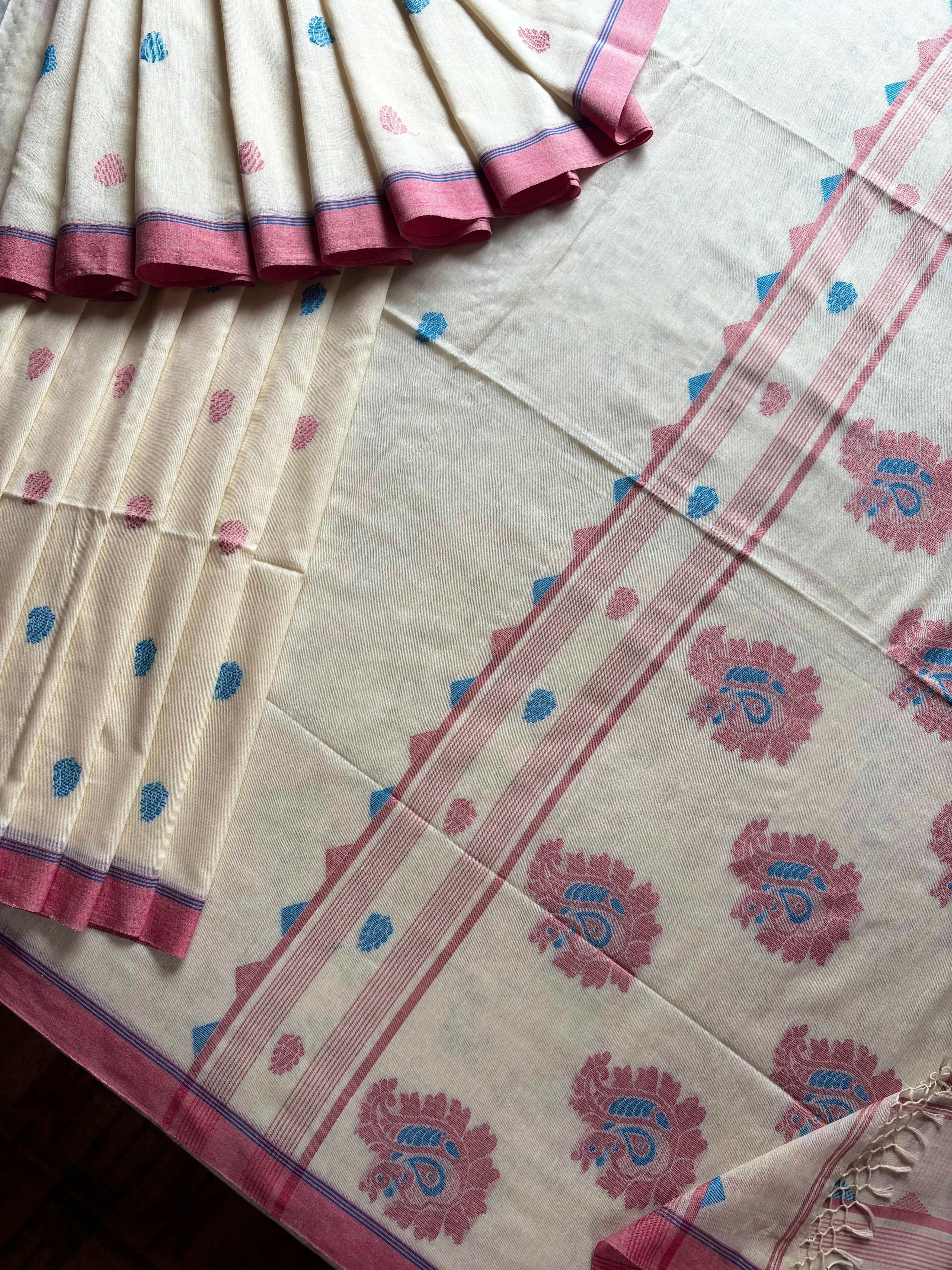 Handwoven Cream Colour Cotton Jamdani Saree