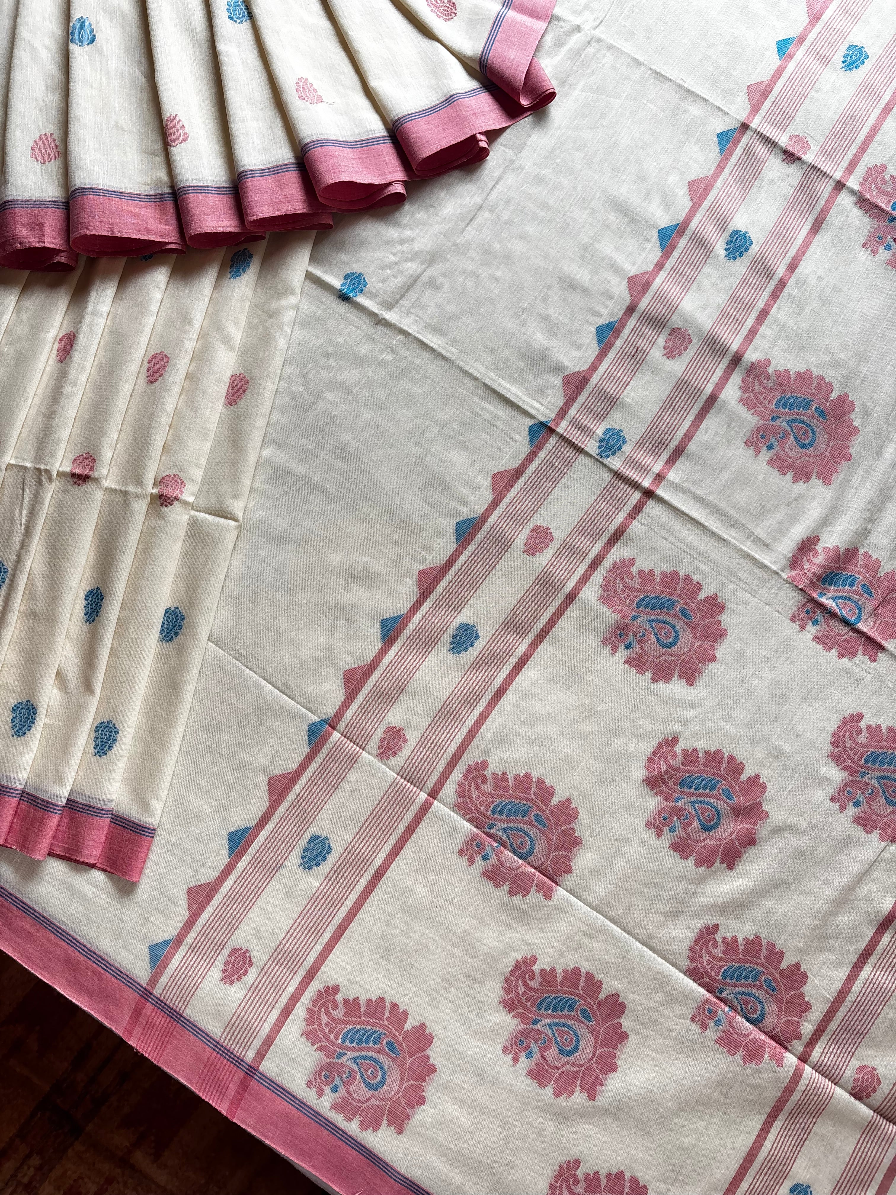 Handwoven Cream Colour Cotton Jamdani Saree