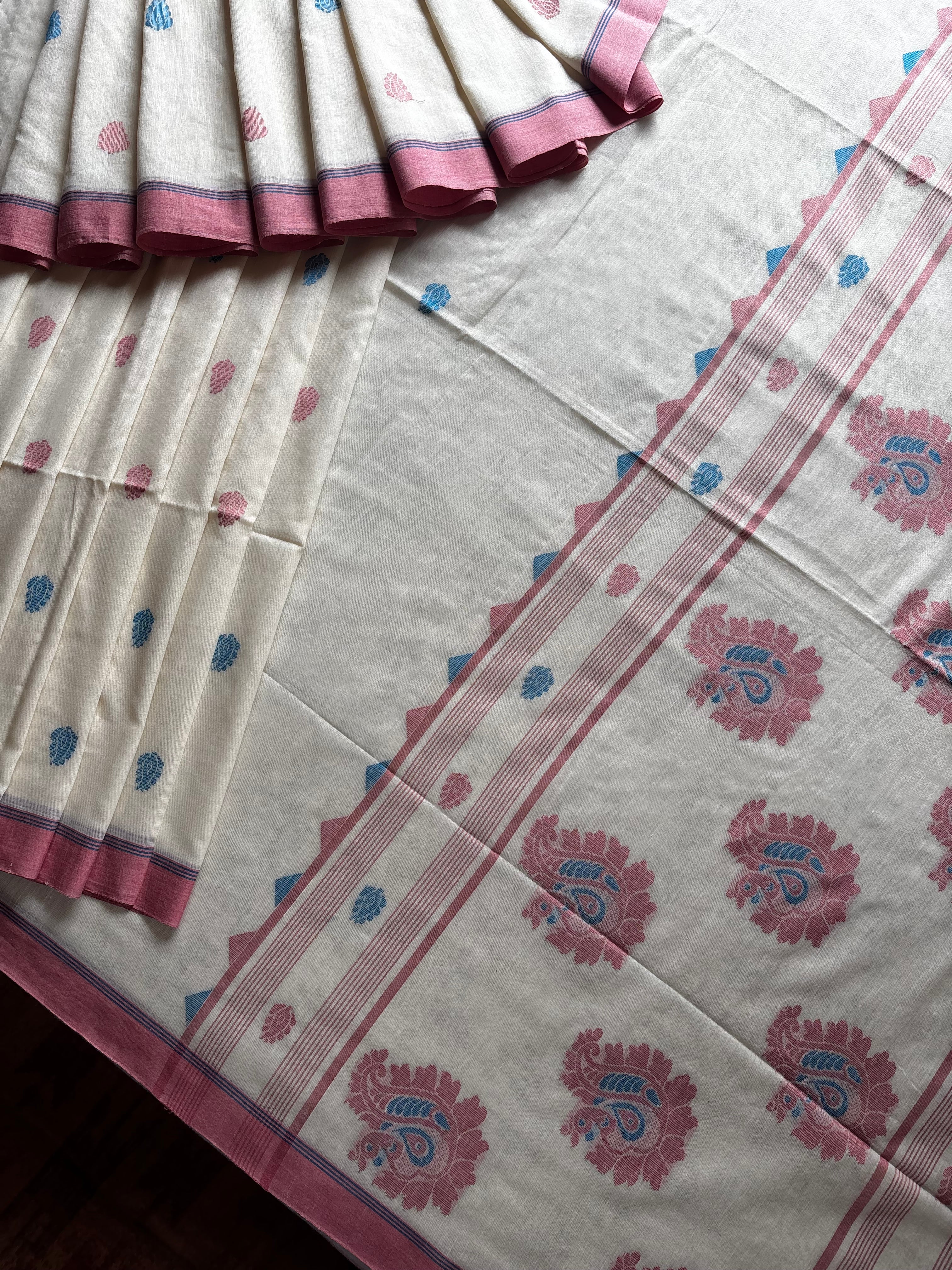 Handwoven Cream Colour Cotton Jamdani Saree
