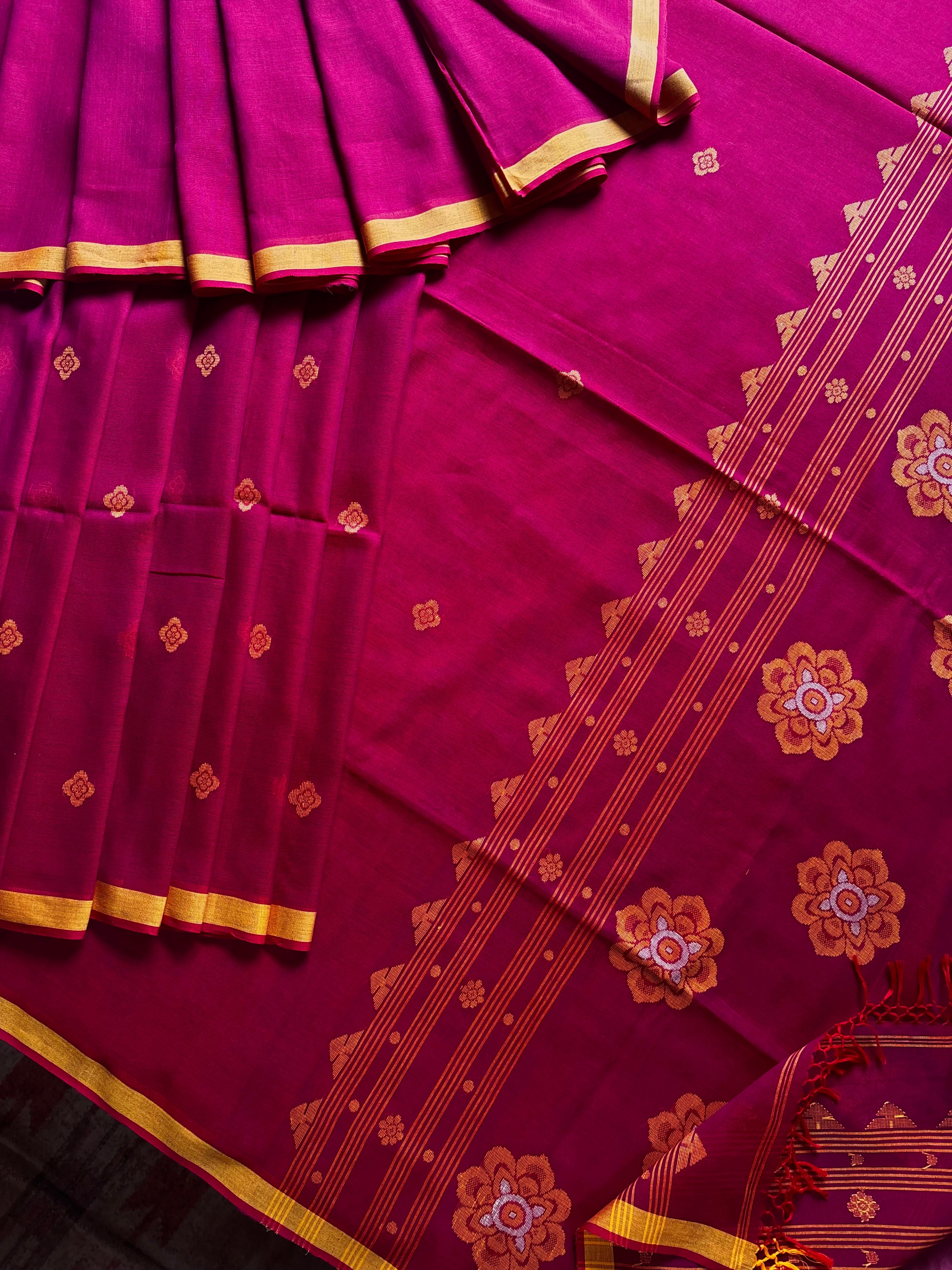 Handwoven Dual Toned Cotton Jamdani Saree