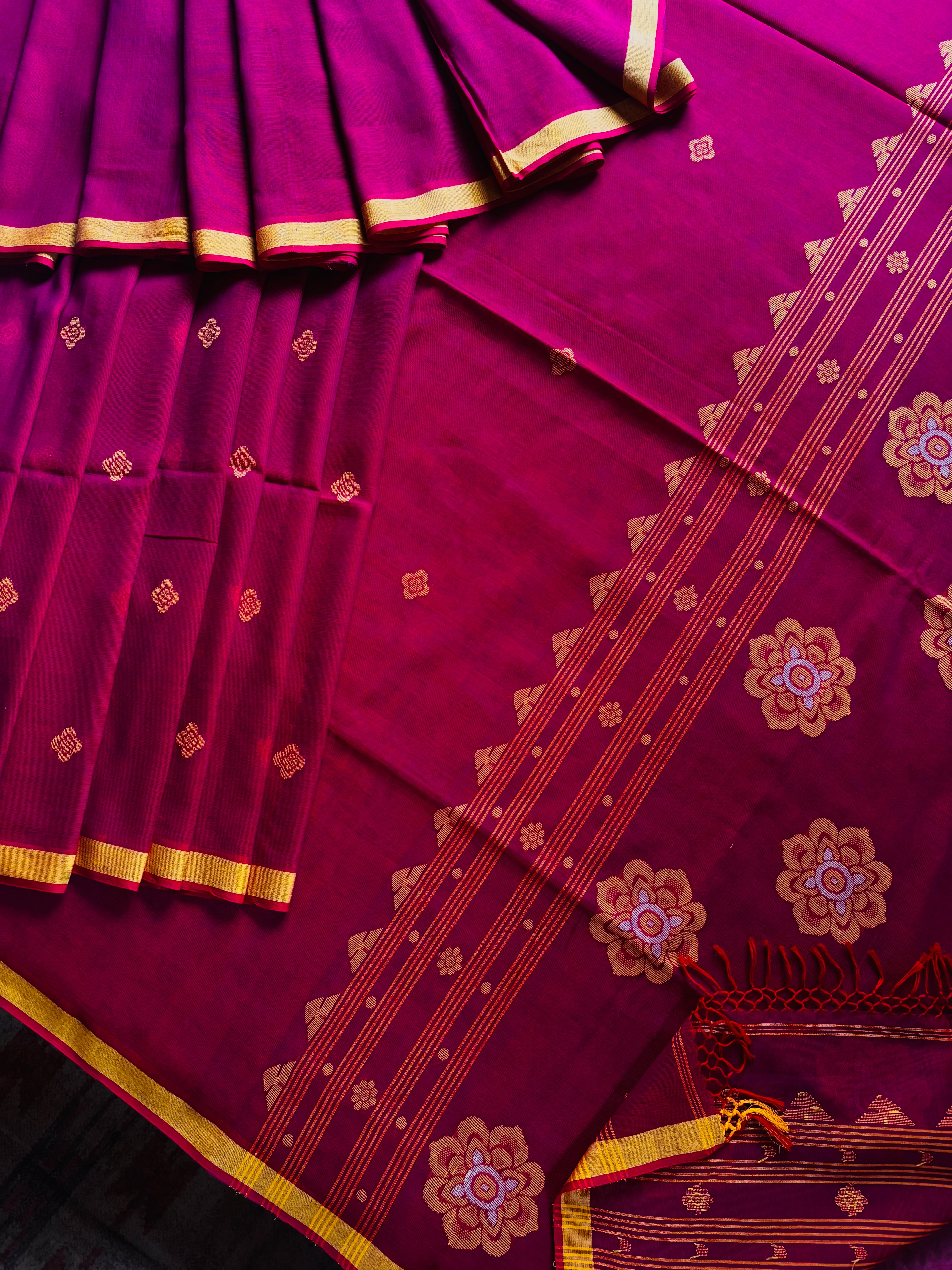 Handwoven Dual Toned Cotton Jamdani Saree