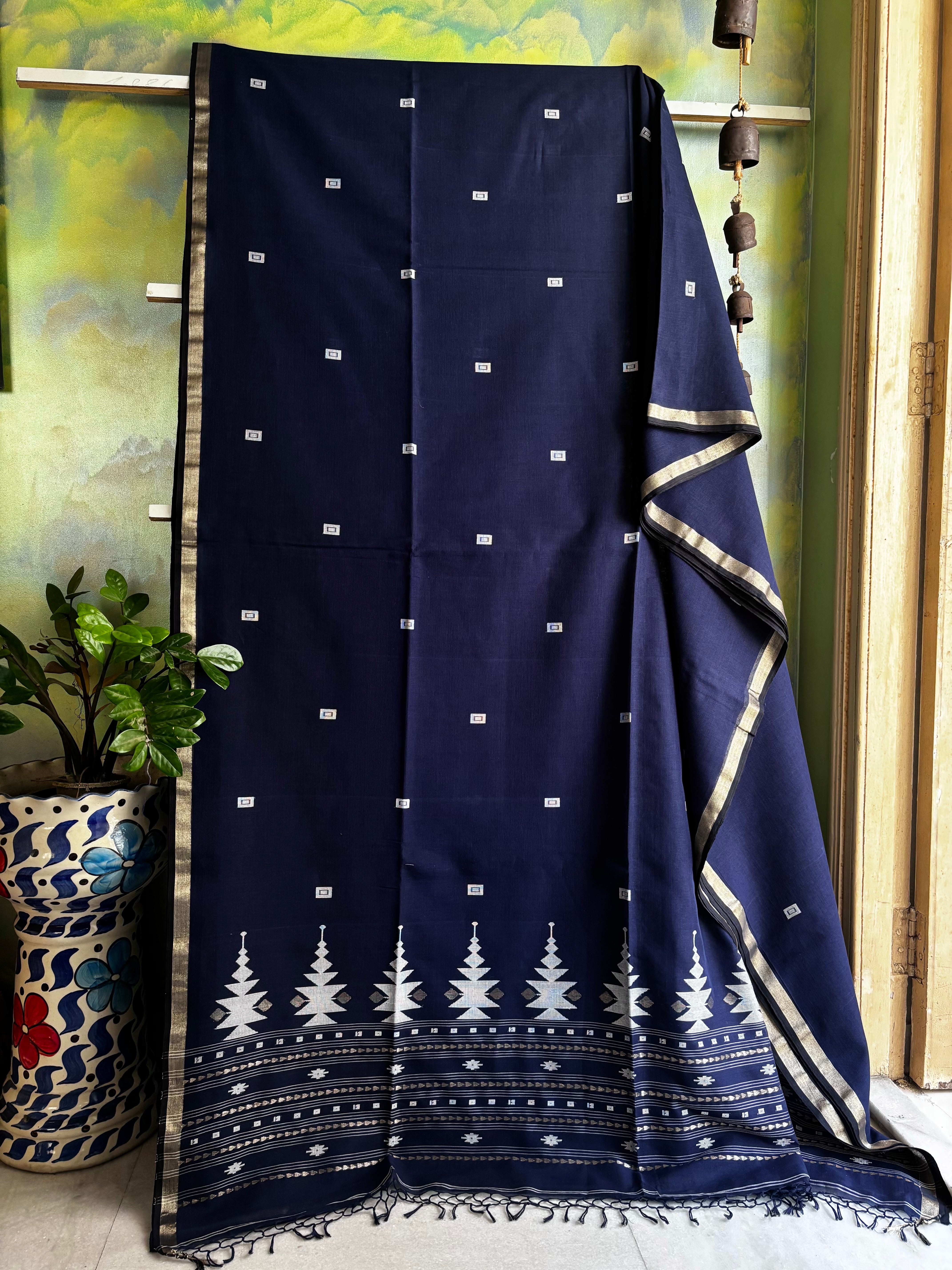 Handwoven Blue Cotton Jamdani Saree