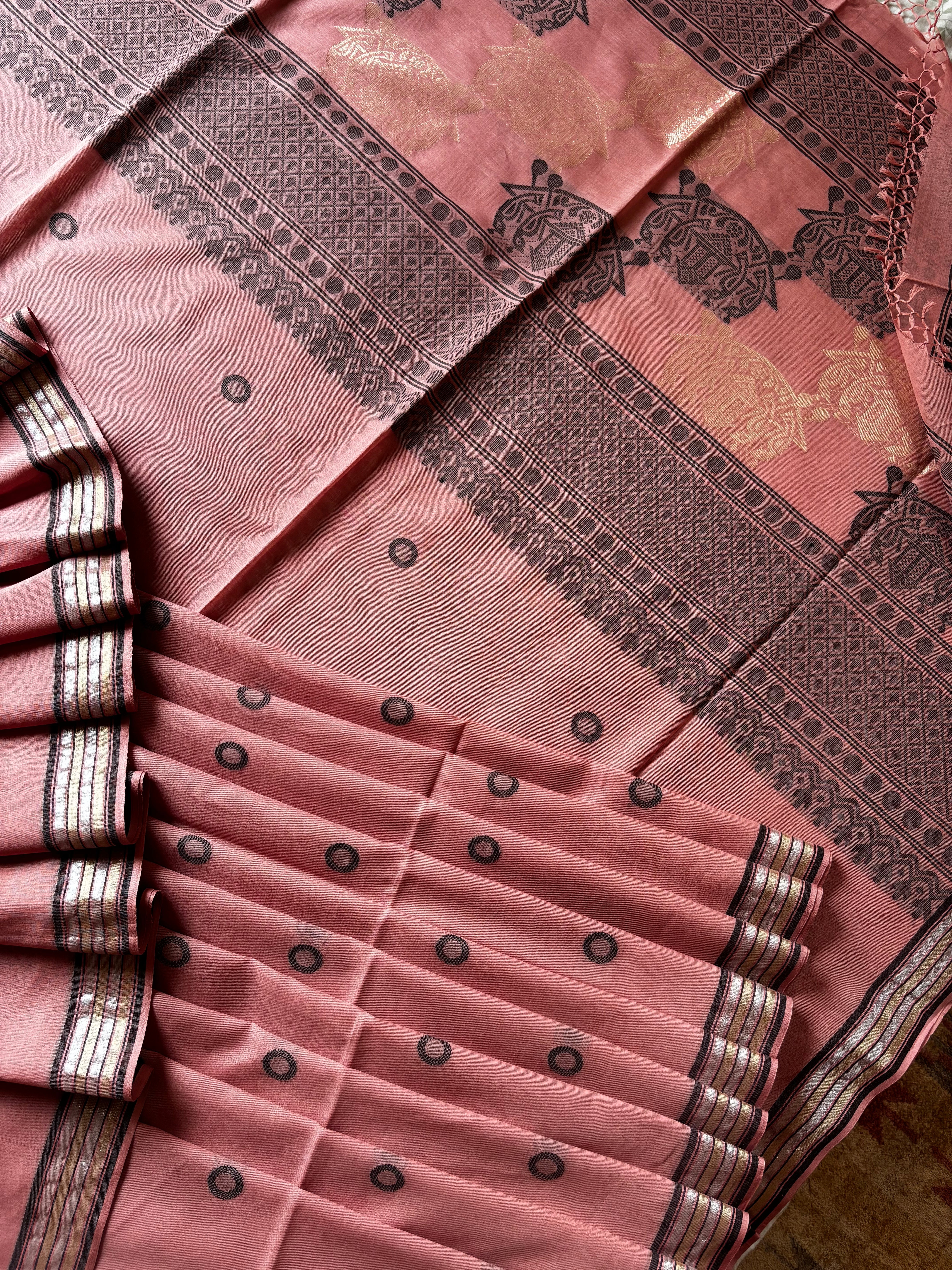 Handwoven Pinkish Peach Cotton Jamdani Saree