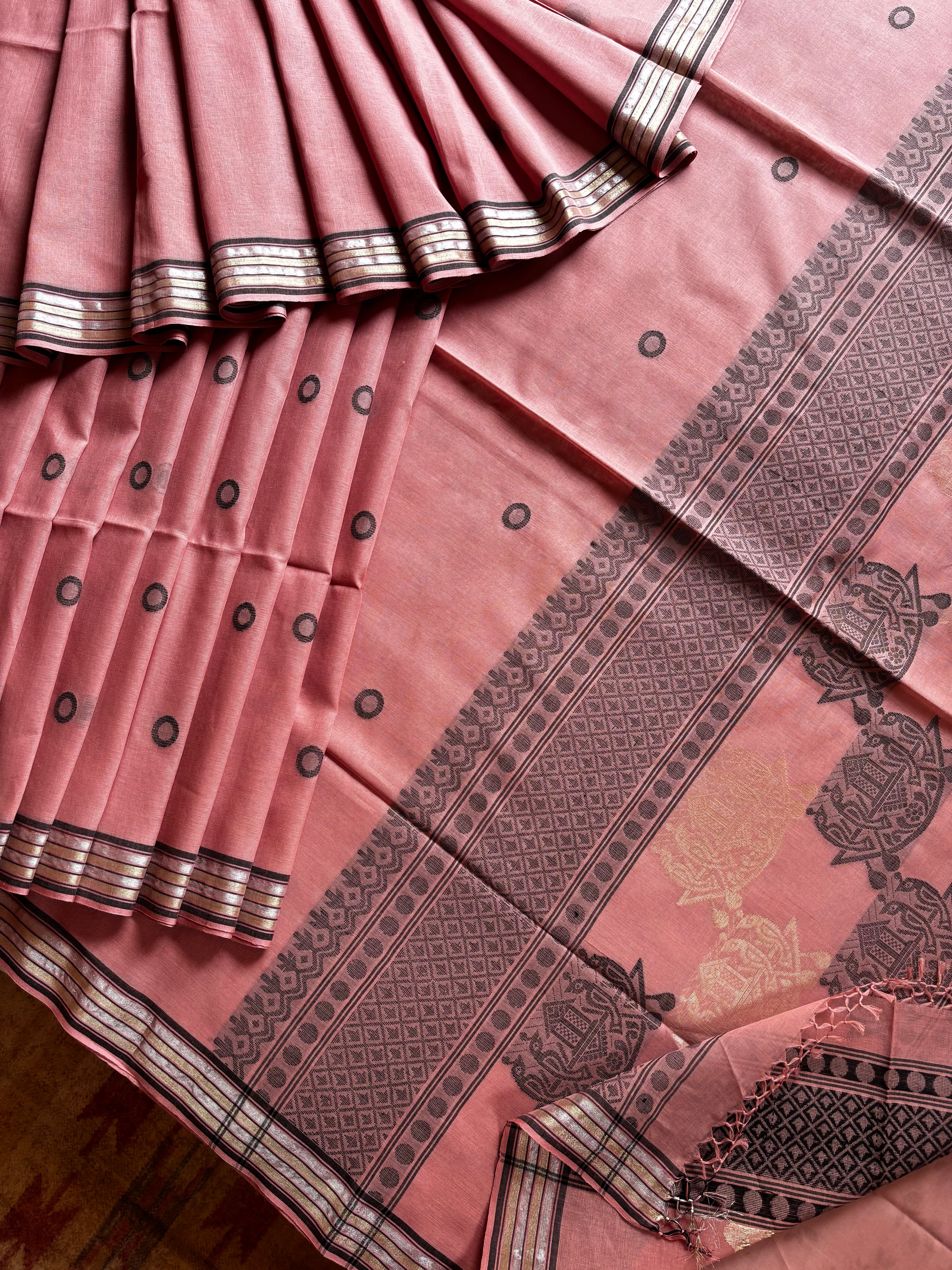 Handwoven Pinkish Peach Cotton Jamdani Saree