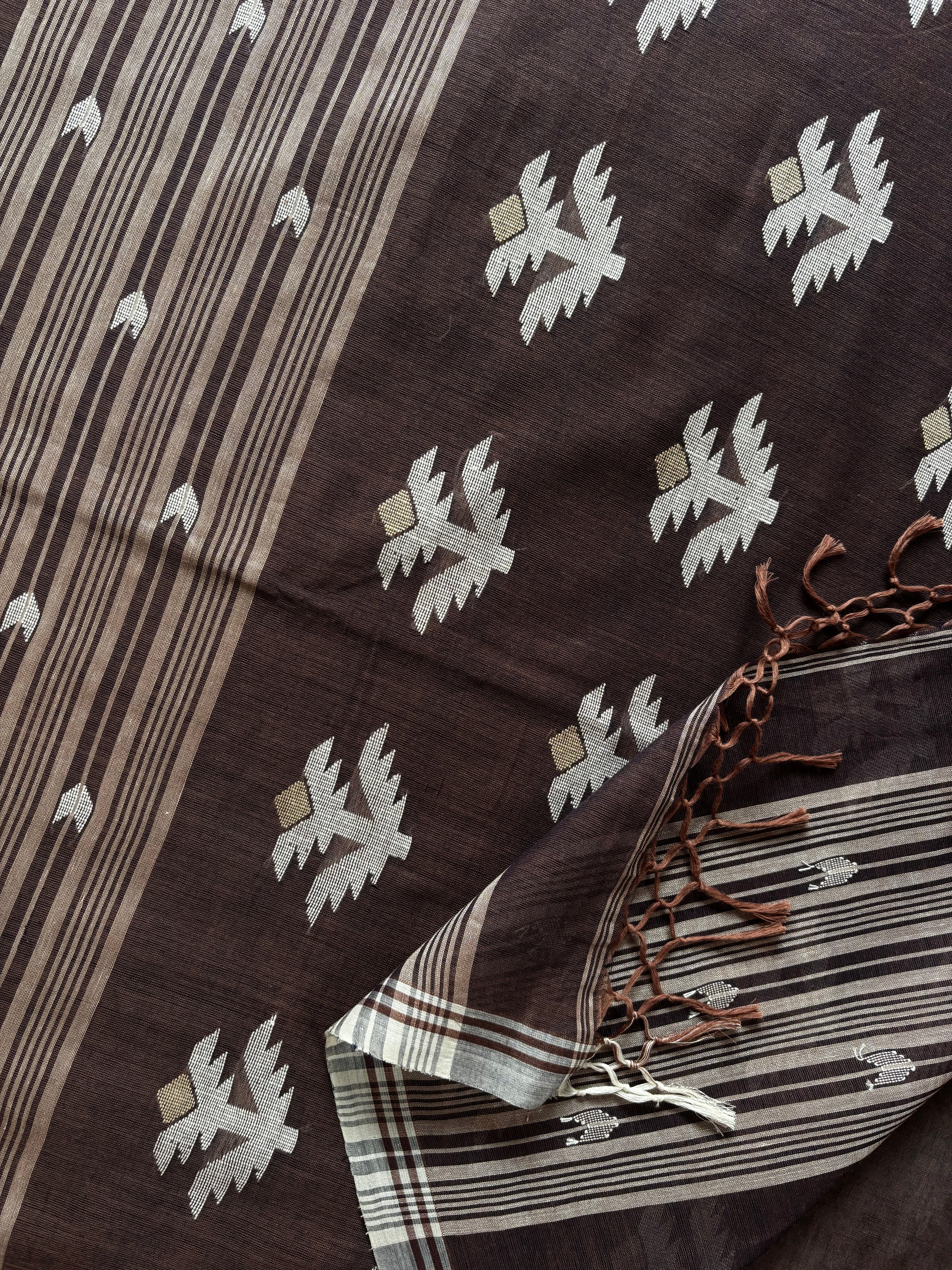 Handwoven Brown Blue Dual Toned Cotton Jamdani Saree