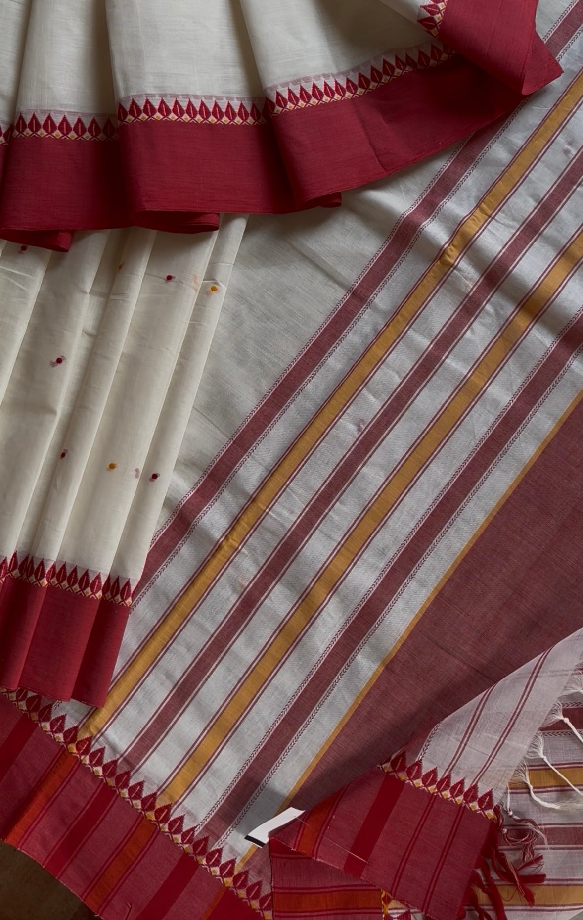 Handwoven White Red Begampuri Cotton Saree