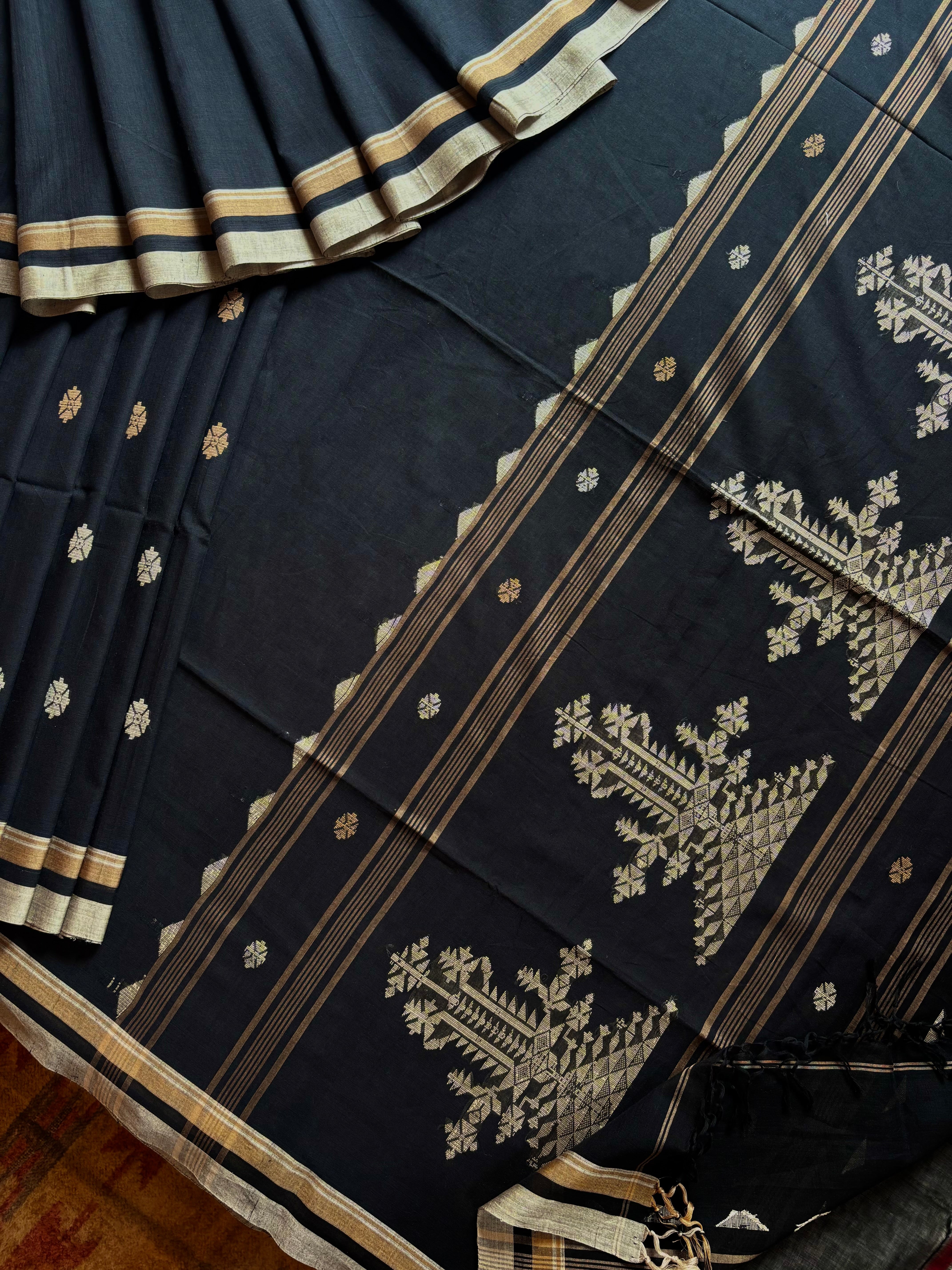 Handwoven Black Cotton Jamdani Saree