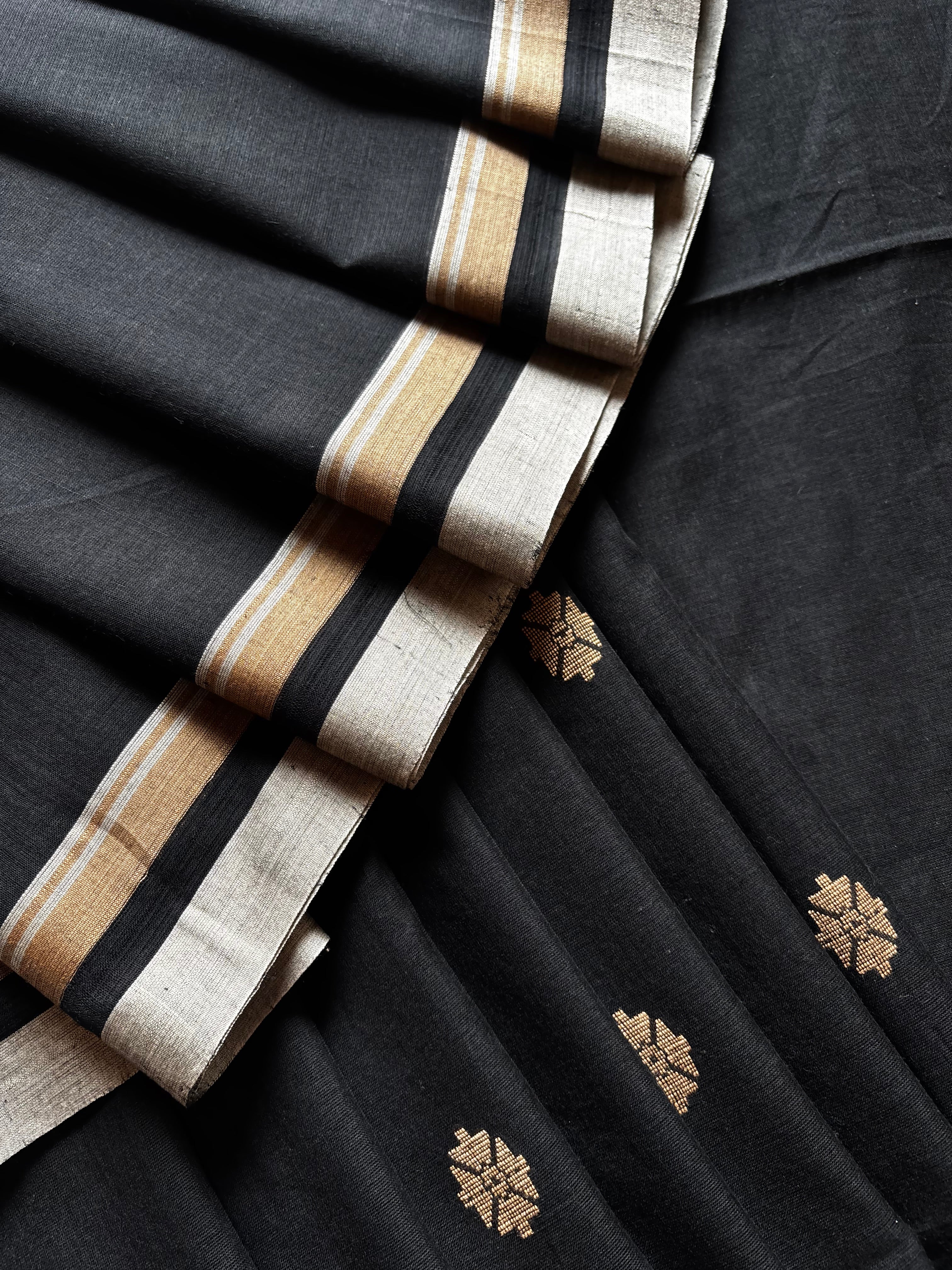 Handwoven Black Cotton Jamdani Saree