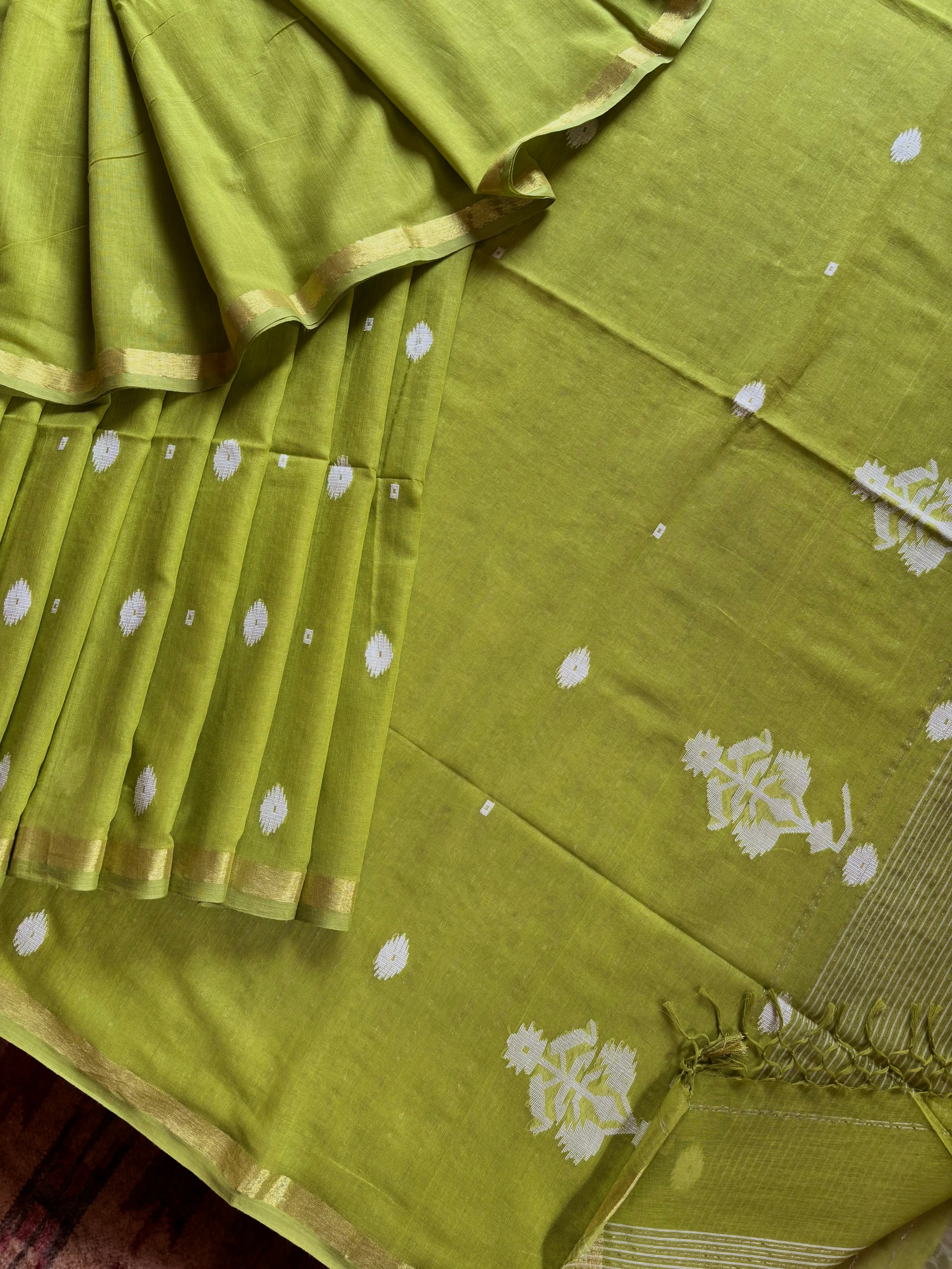 Handwoven Light Green Cotton Jamdani Saree
