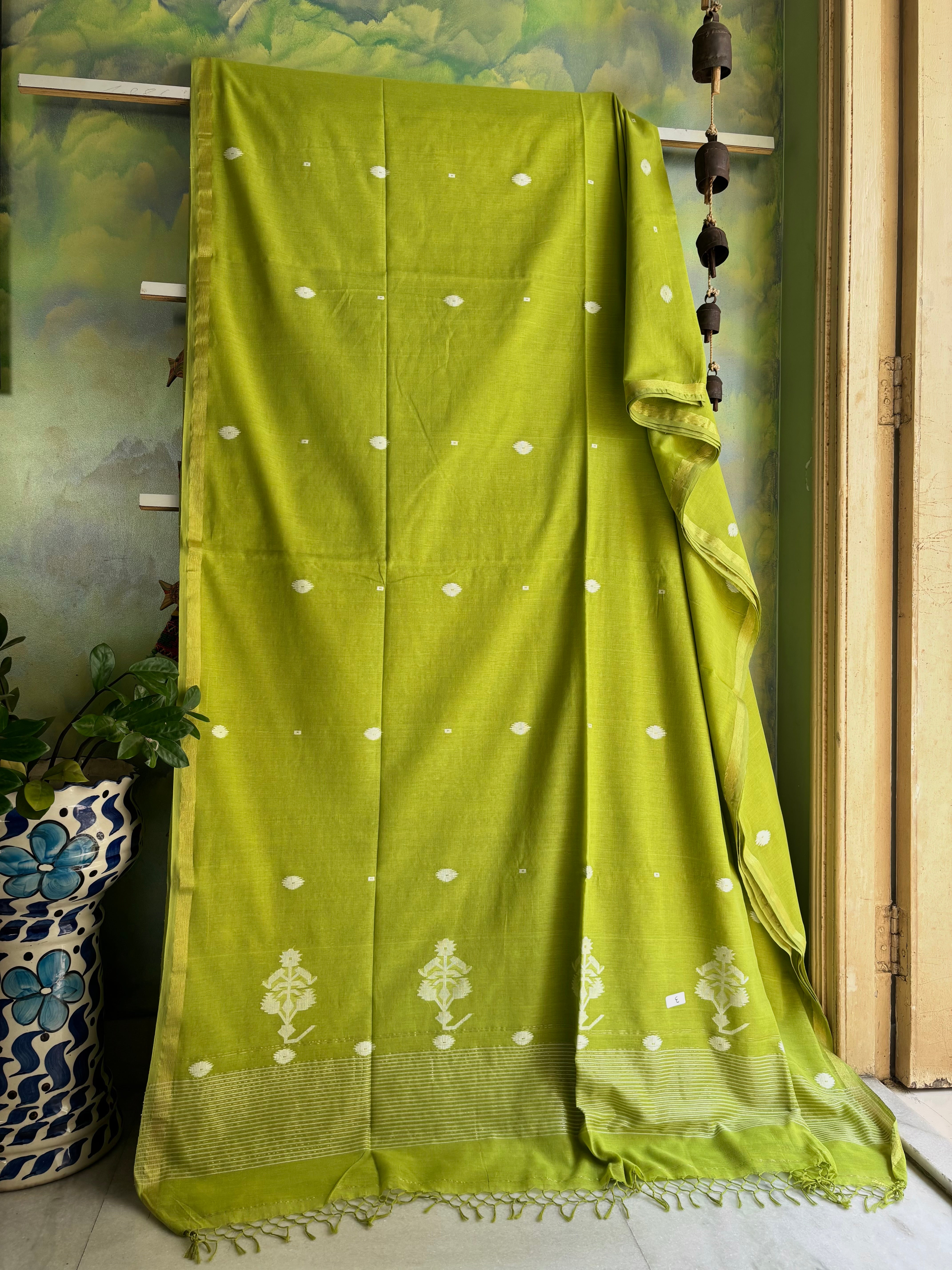 Handwoven Light Green Cotton Jamdani Saree