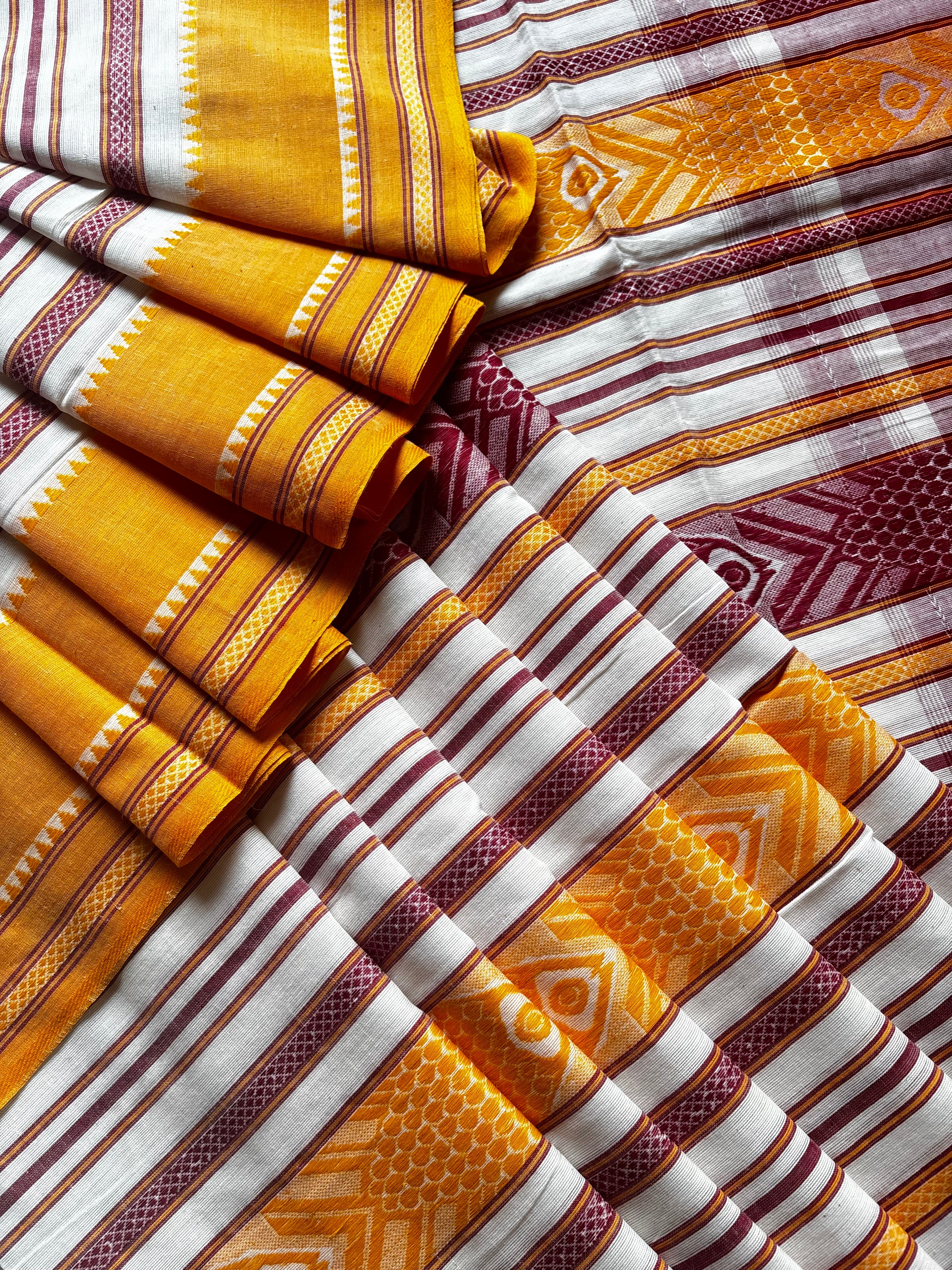 Handwoven White Colour Cotton Dhonekhali Saree