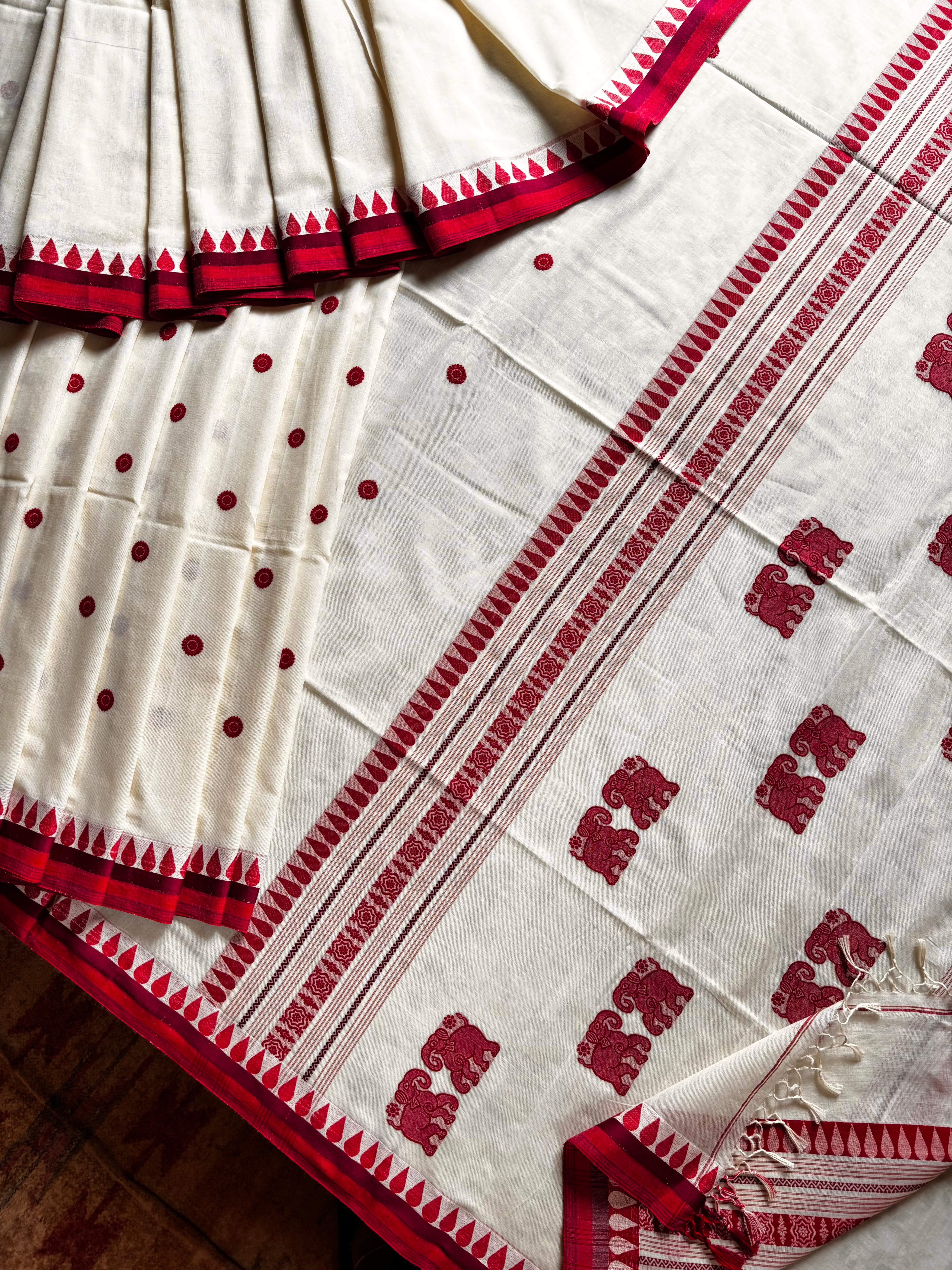 Handwoven Offwhite Red Phulia Cotton Saree
