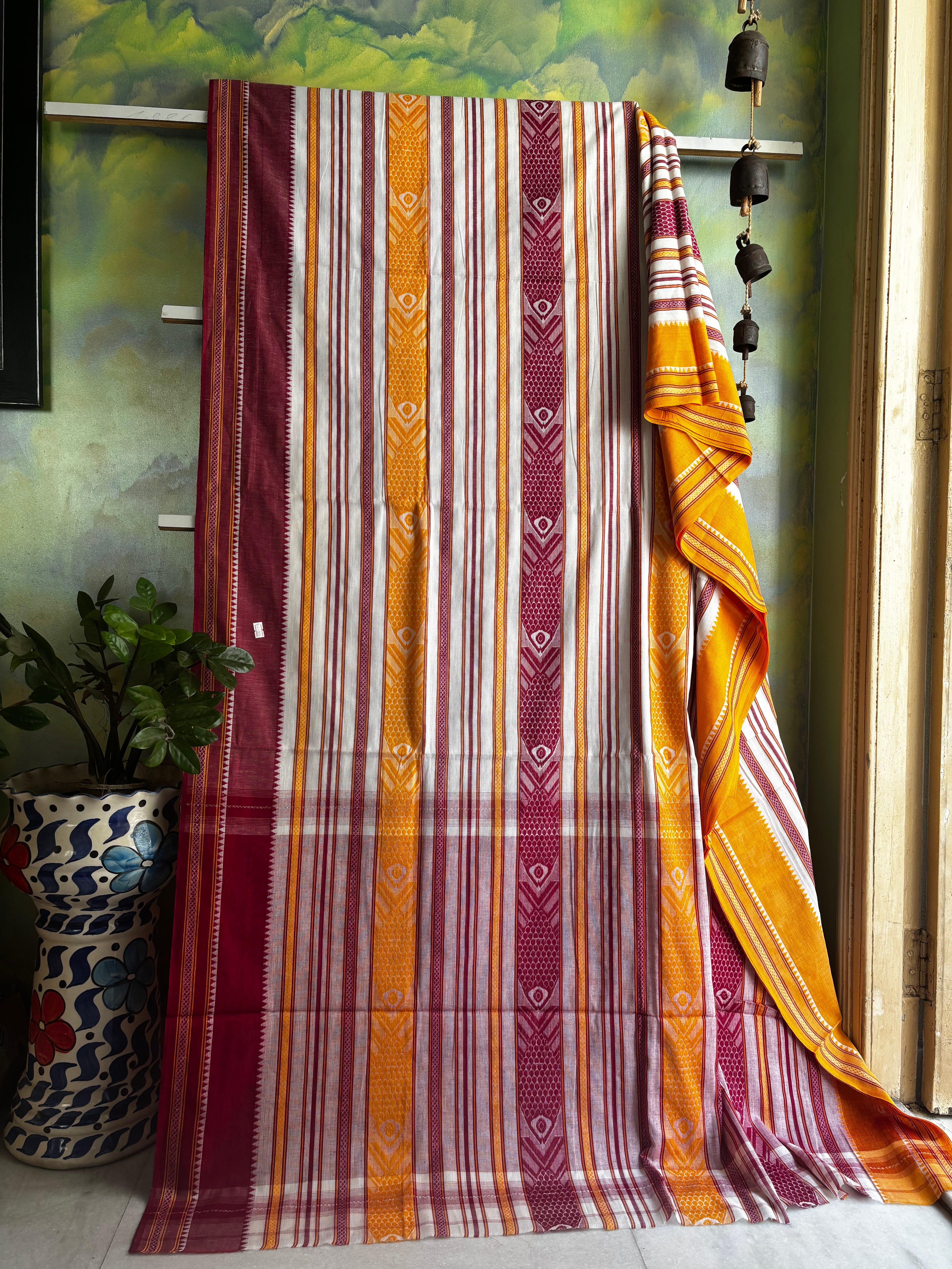 Handwoven White Colour Cotton Dhonekhali Saree