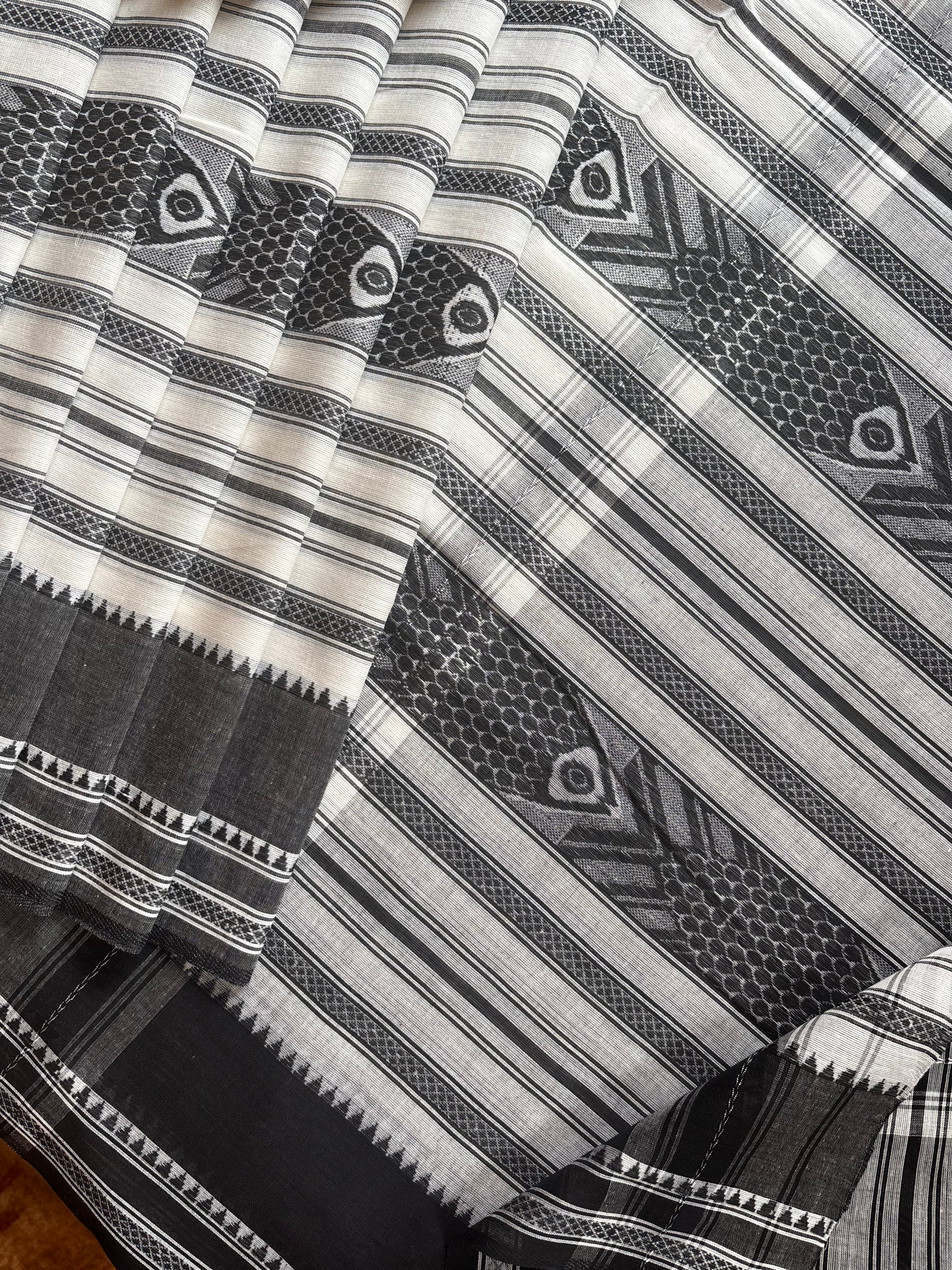 Handwoven White/Grey Pure Cotton Dhonekhali Saree