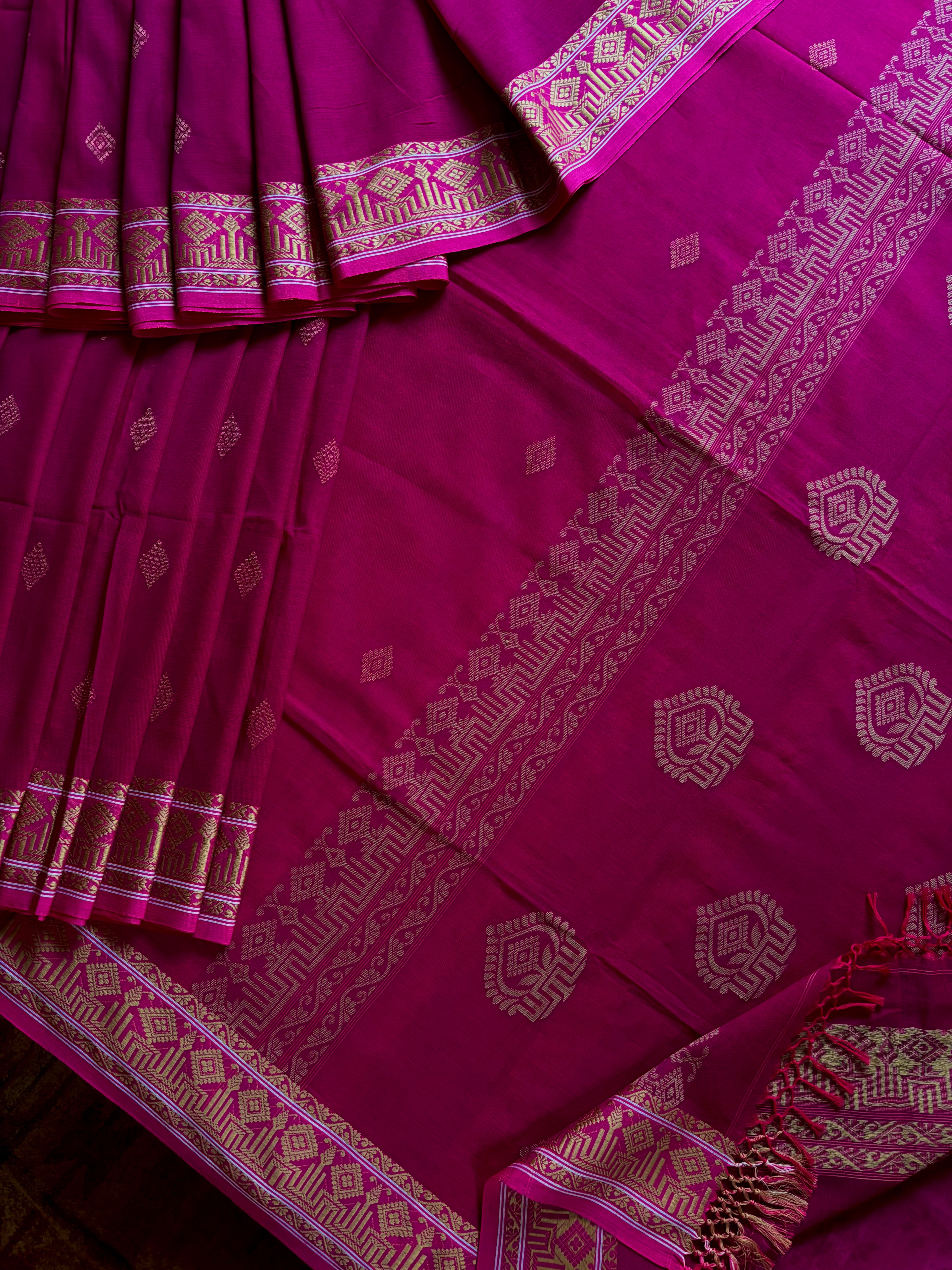 Handwoven Magenta Colour Phulia Cotton Saree