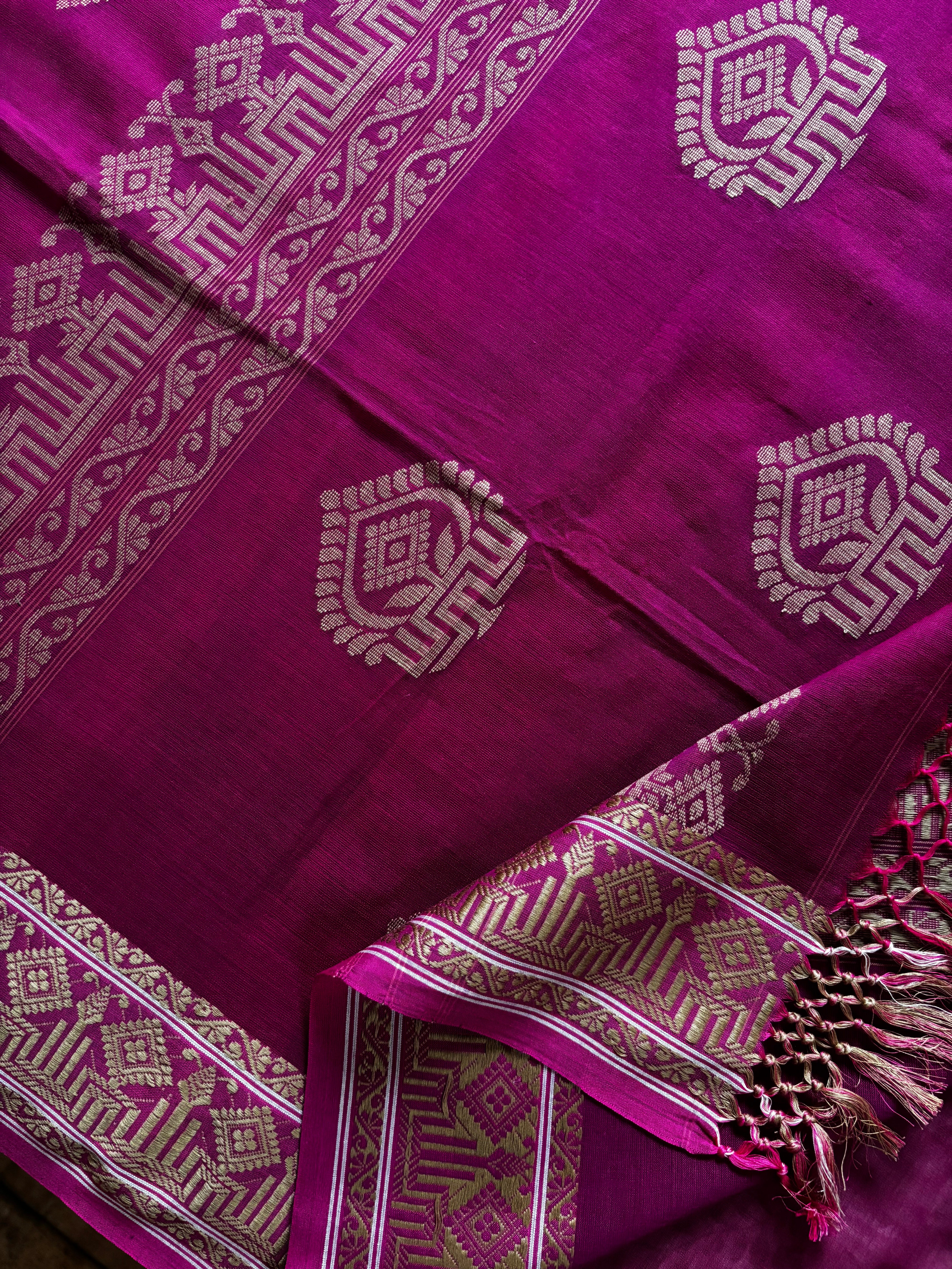 Handwoven Magenta Colour Phulia Cotton Saree