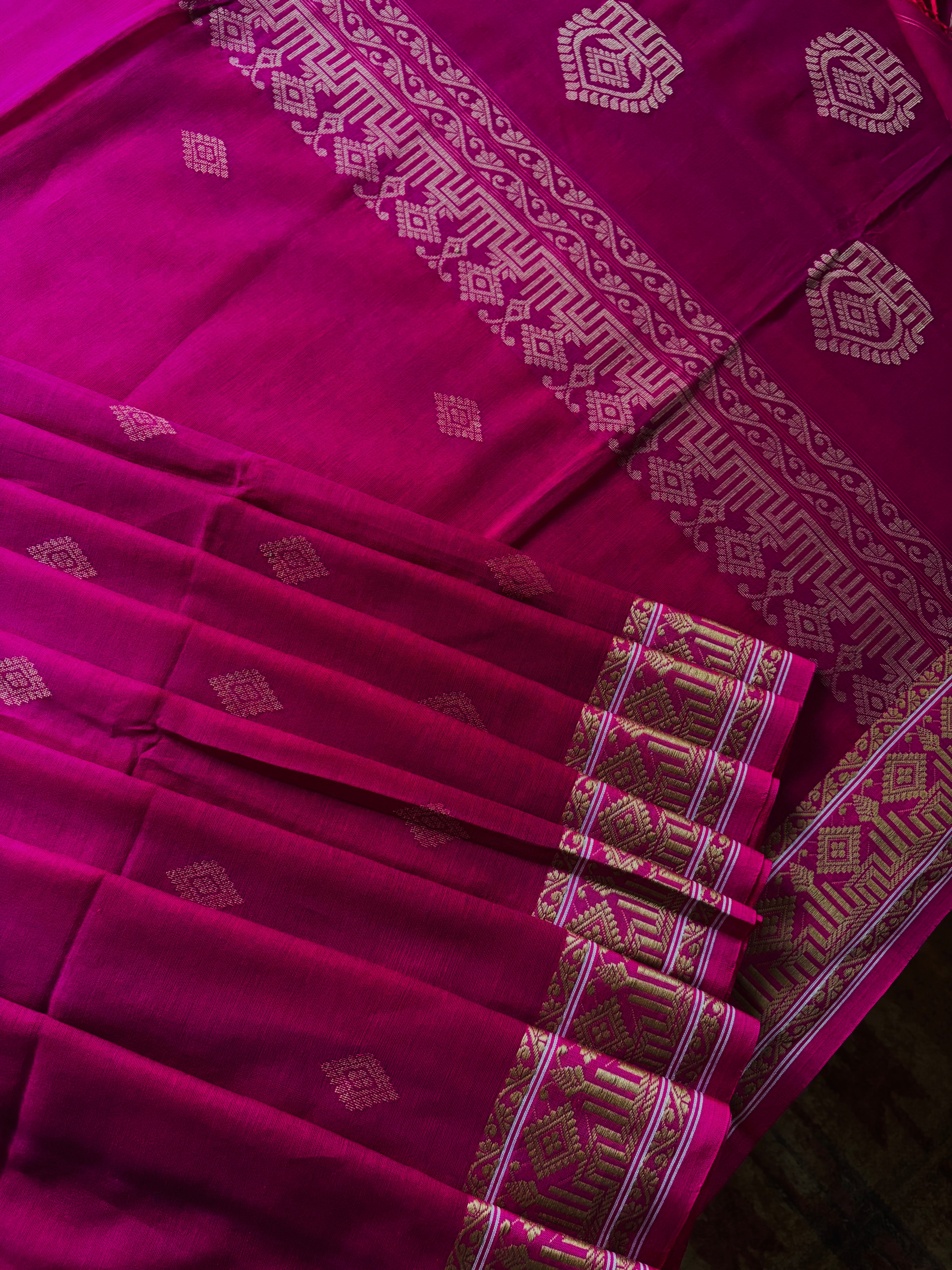 Handwoven Magenta Colour Phulia Cotton Saree